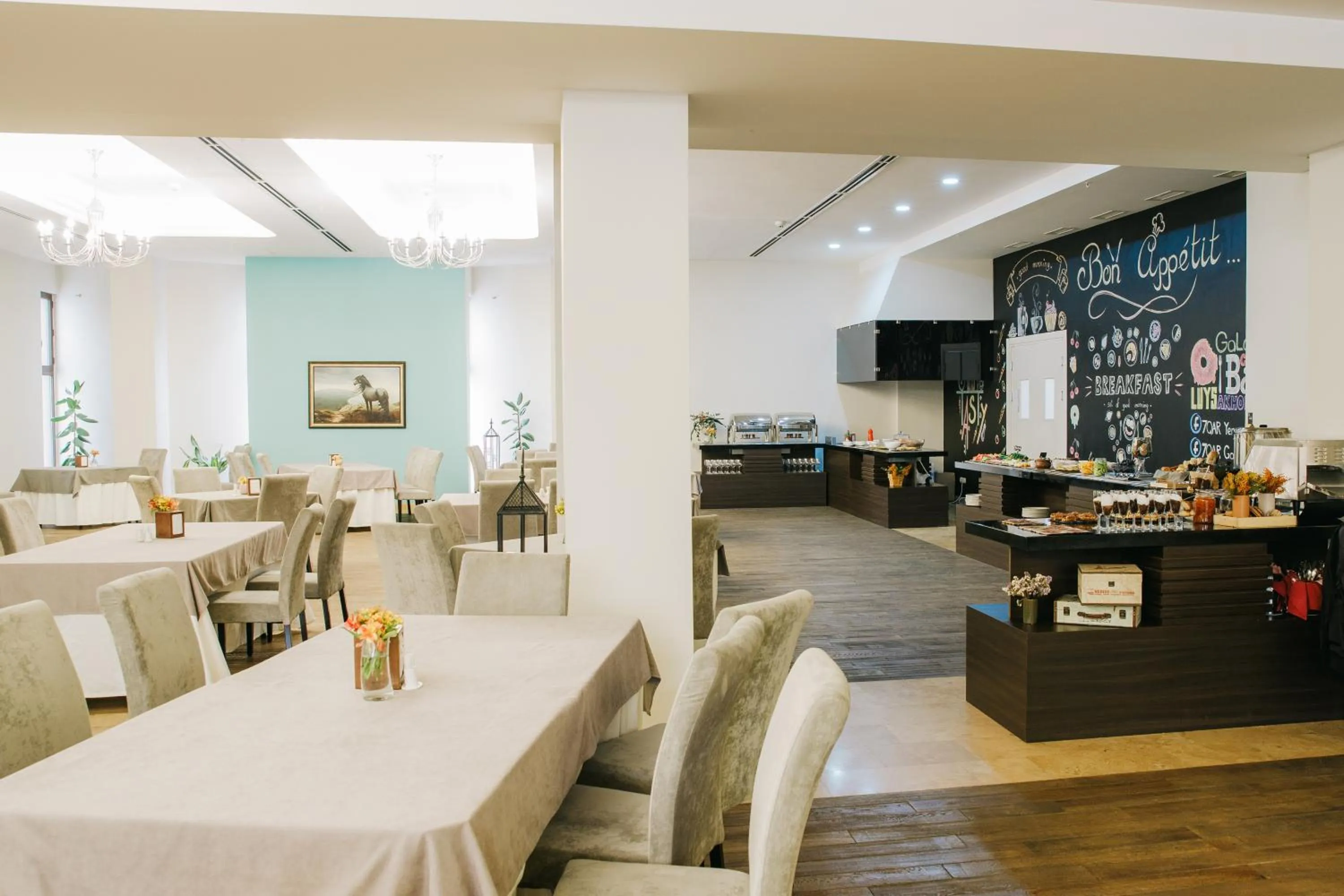 Restaurant/places to eat in President Hotel by Hrazdan Hotel CJSC