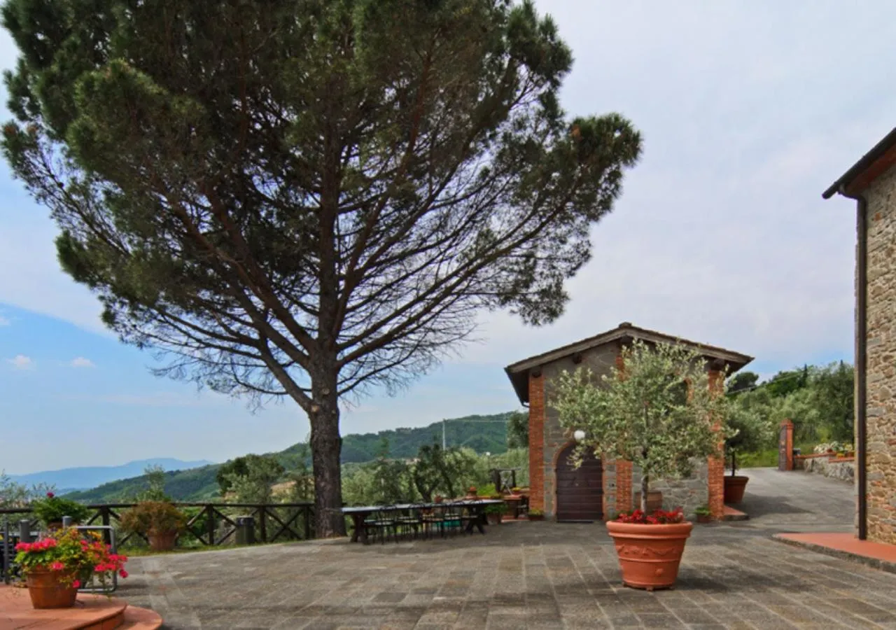 Property building in I Sette Borghi