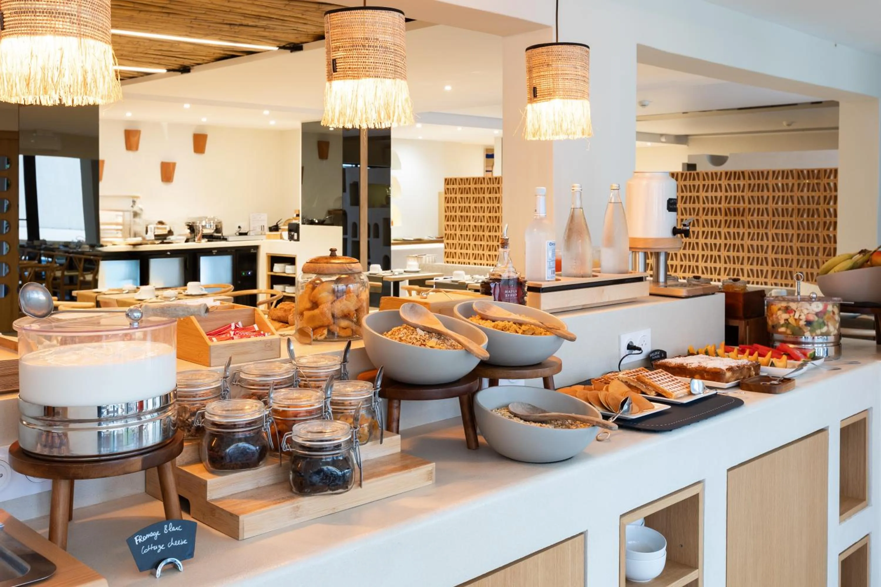 Buffet breakfast in Le Mariana