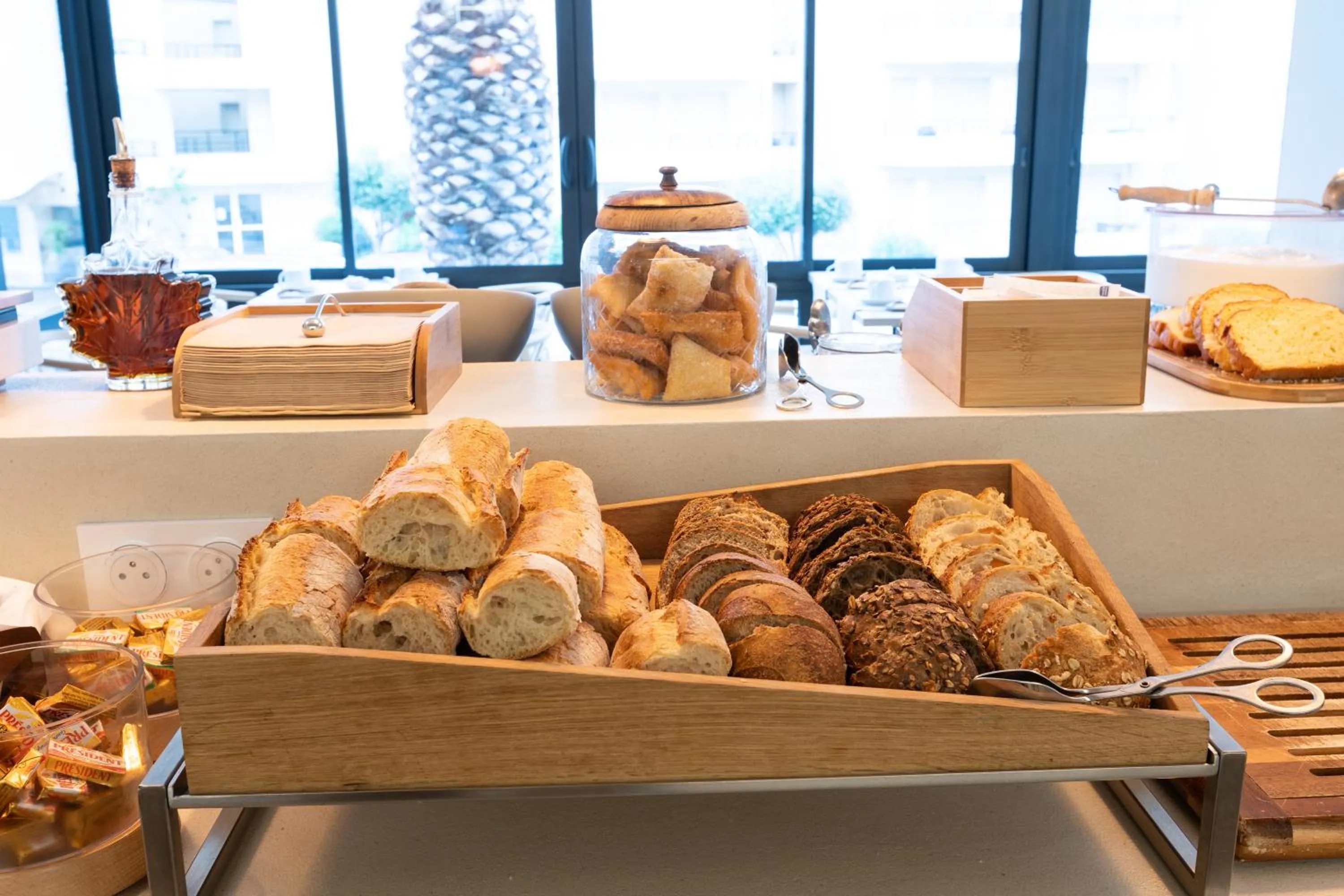 Buffet breakfast in Le Mariana