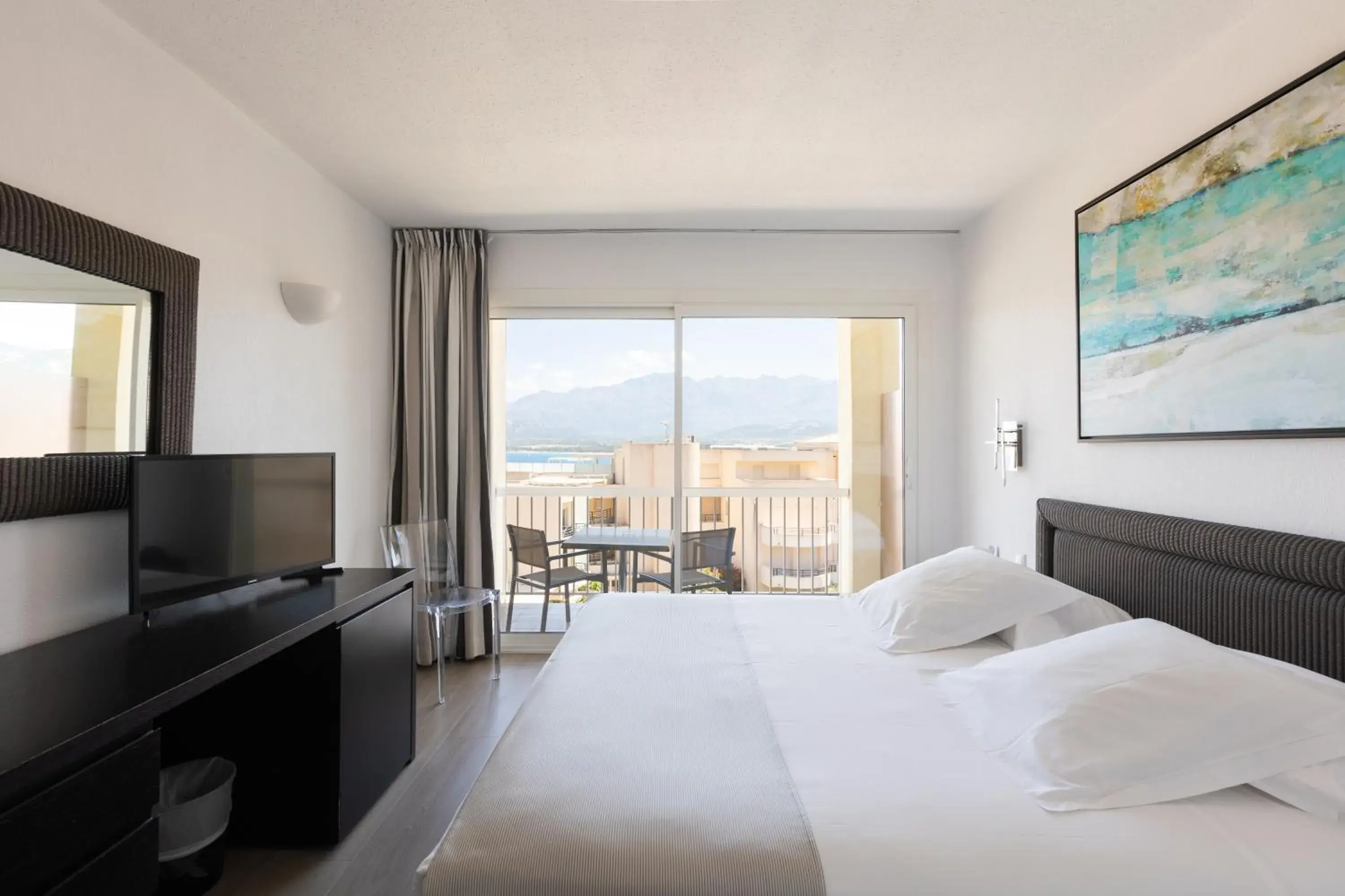 Photo of the whole room, Bed in Le Mariana Photo of the whole room, Bed in Le Mariana