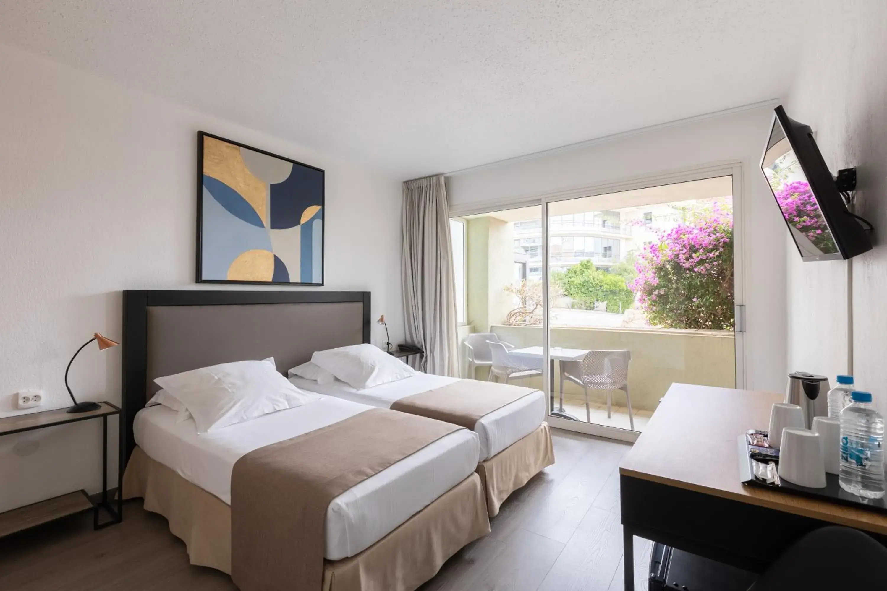 Standard Triple Room in Le Mariana Standard Triple Room in Le Mariana