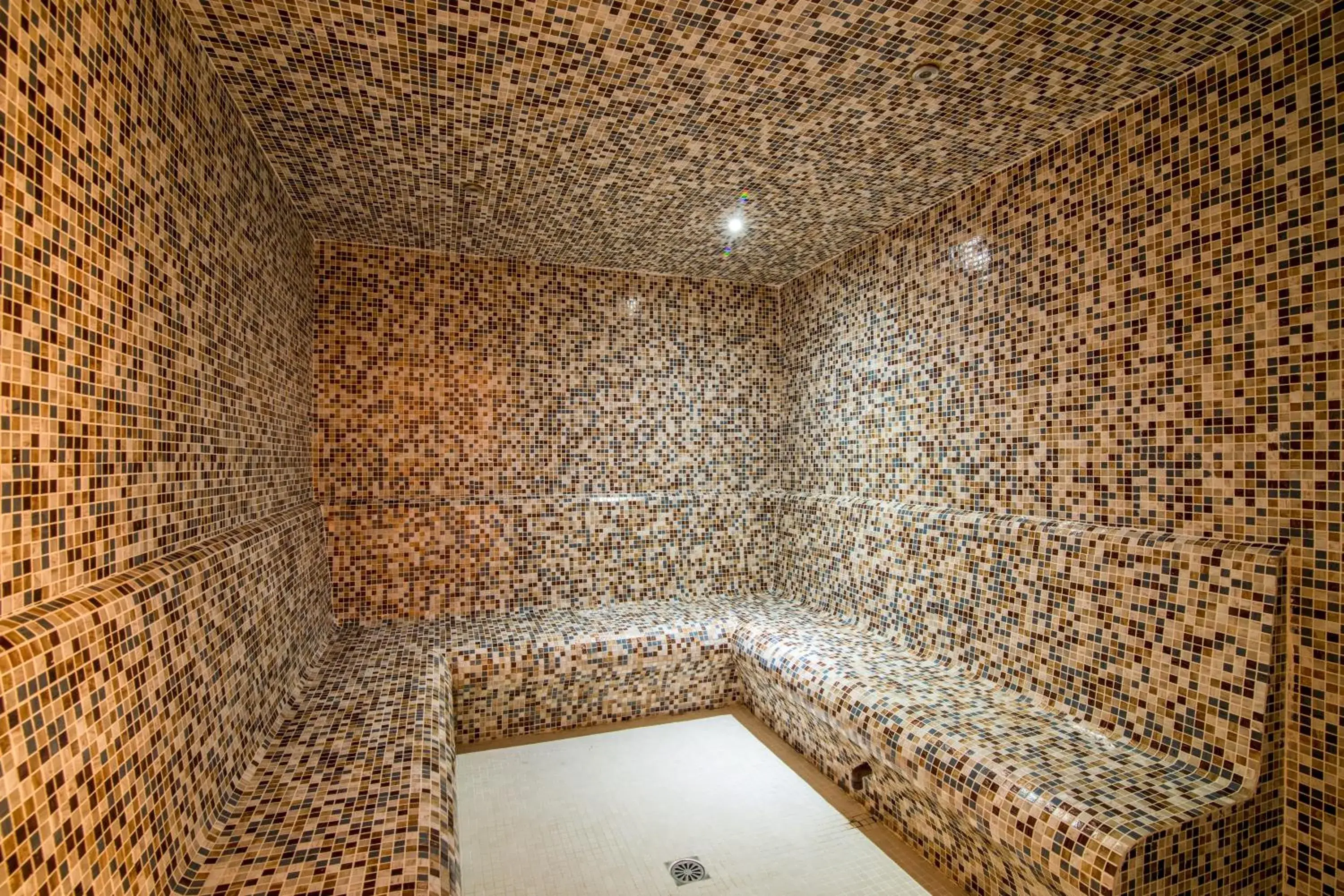 Spa and wellness centre/facilities in Le Mariana Spa and wellness centre/facilities in Le Mariana