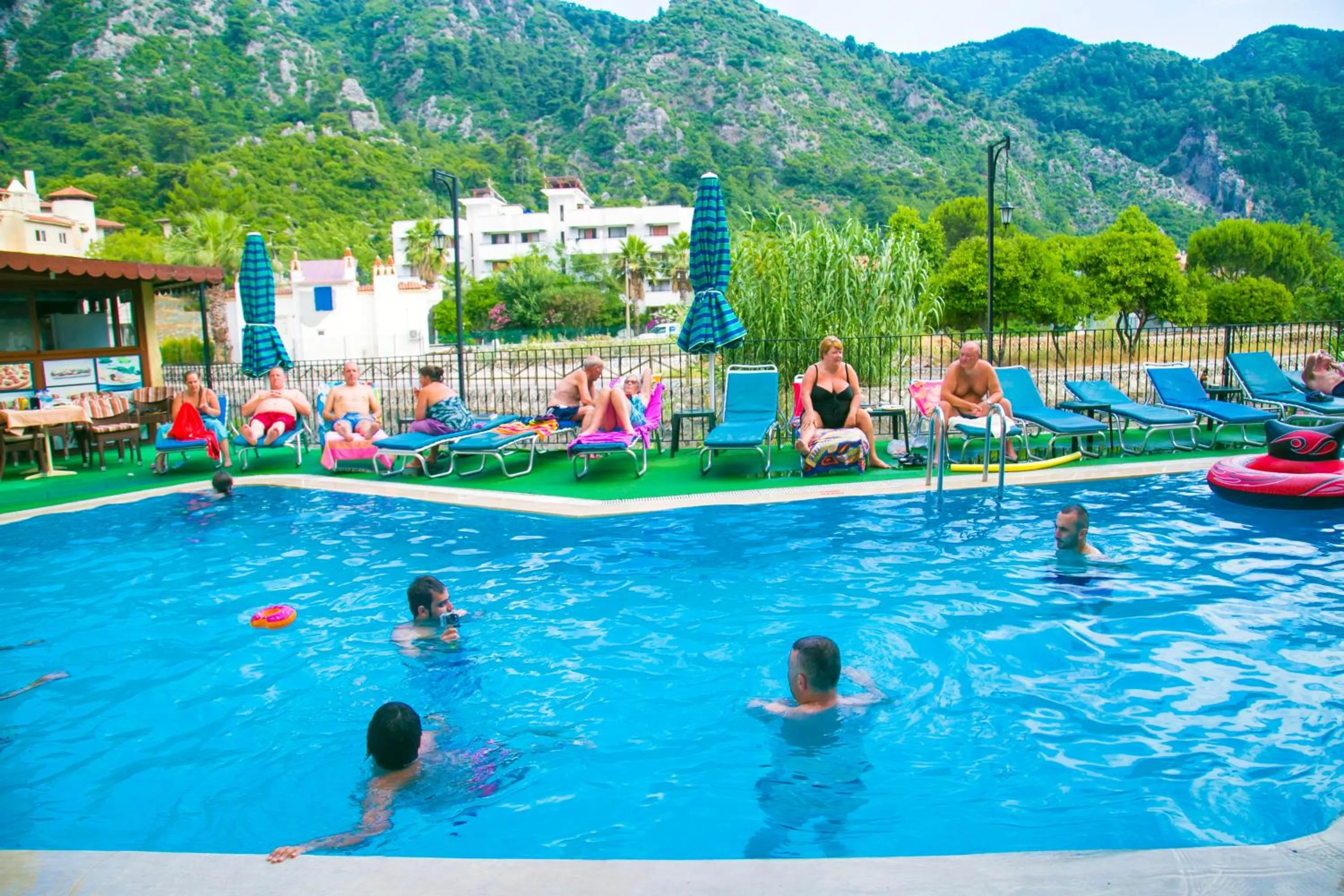 Swimming pool in Ozlem 2 Apart Hotel