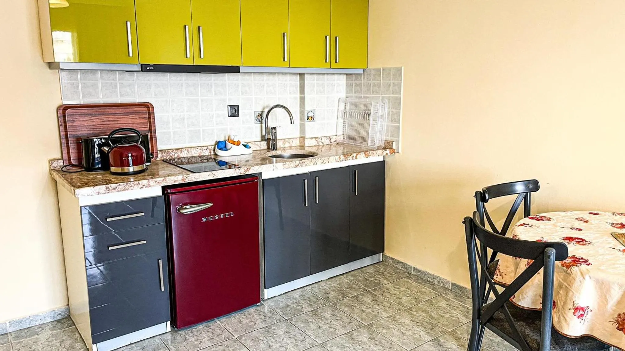 stove in Ozlem 2 Apart Hotel