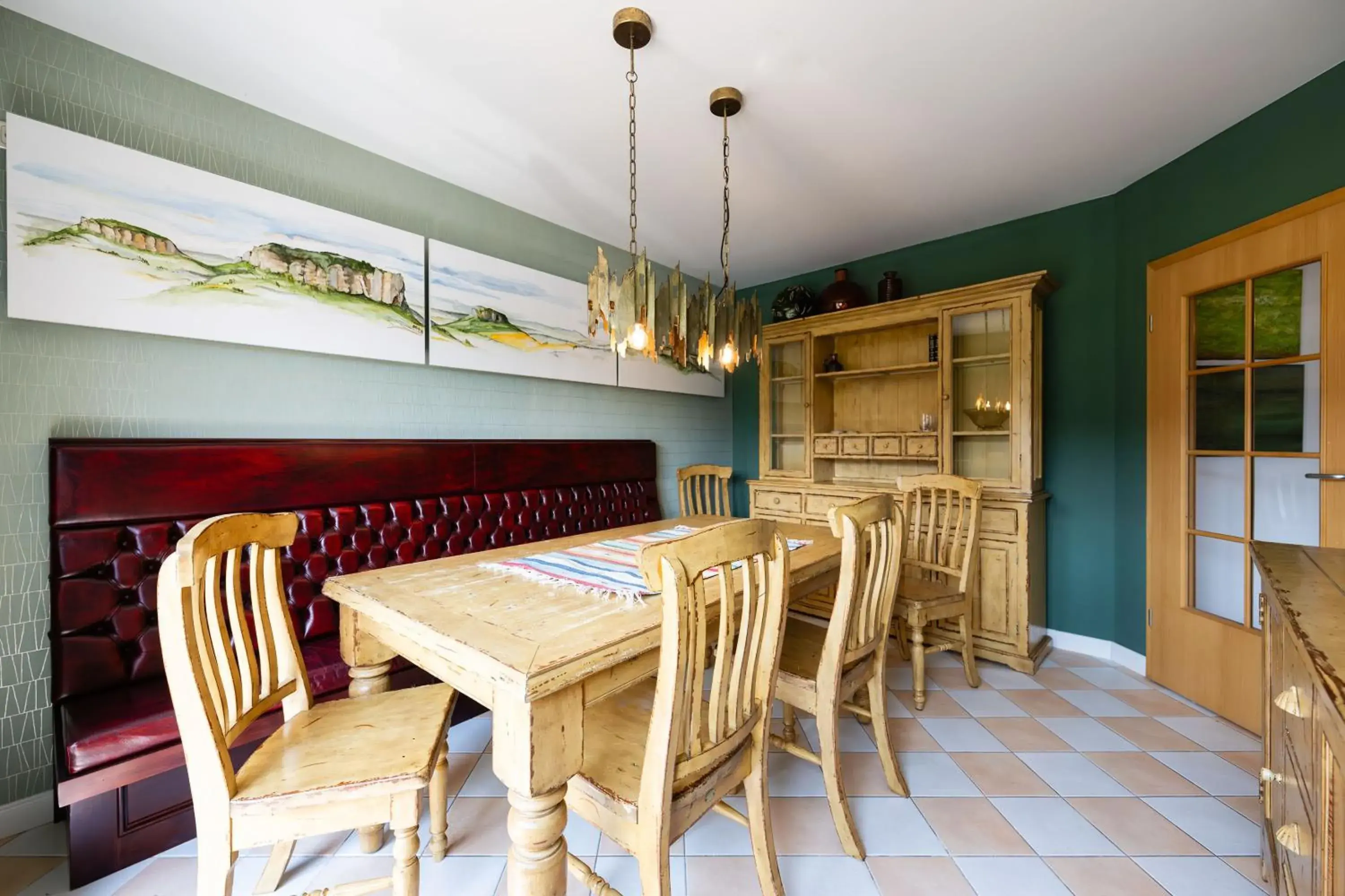 4-bedroom family suite in the annex building in Rathener Hof by STEIGER Hotels 4-bedroom family suite in the annex building in Rathener Hof by STEIGER Hotels