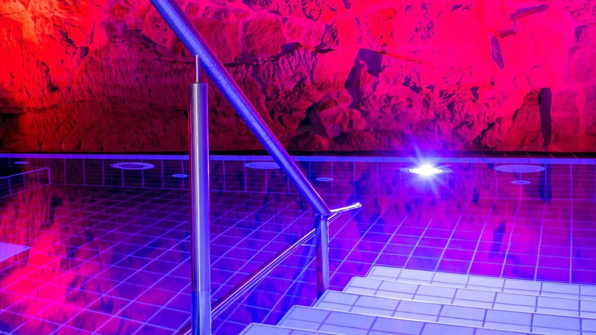 Swimming pool in Rathener Hof by STEIGER Hotels