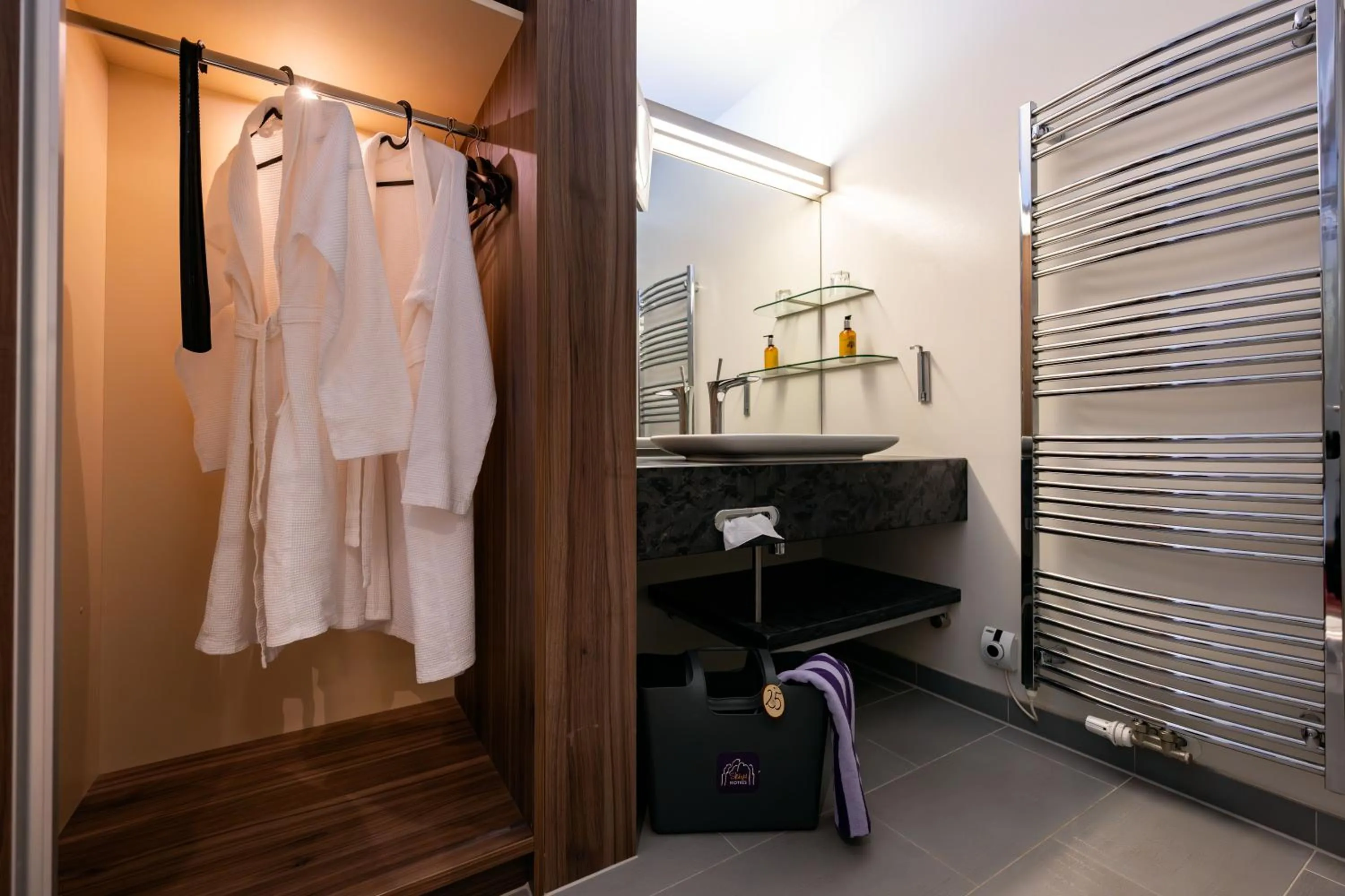 Bathroom in Rathener Hof by STEIGER Hotels