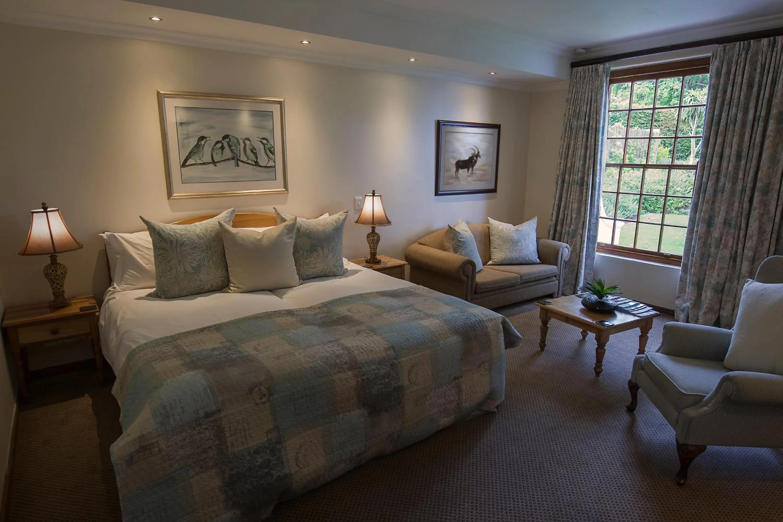 Photo of the whole room, Bed in Glen Avon Lodge Boutique Hotel