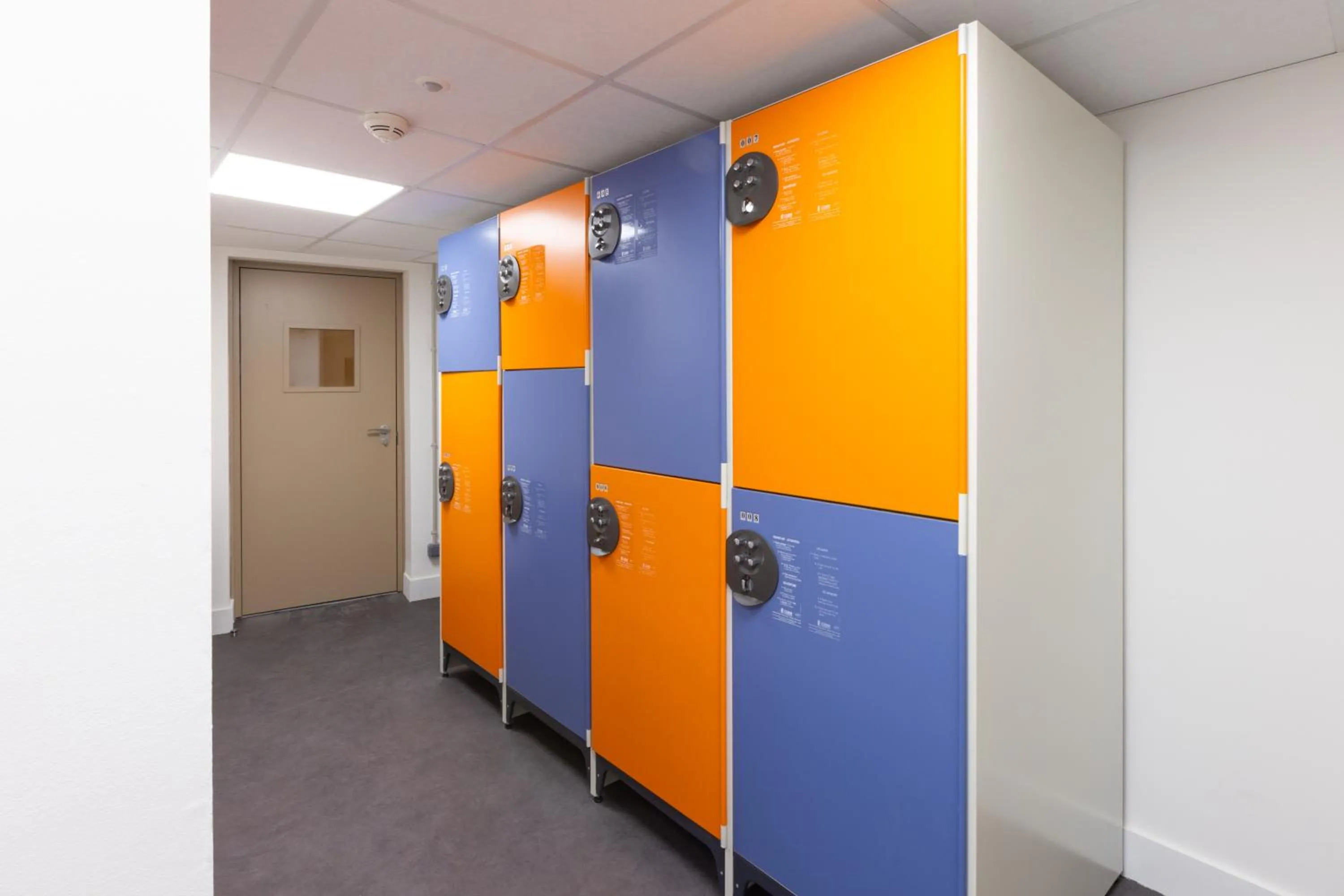 locker in Staybridge Suites - Cannes Centre by IHG