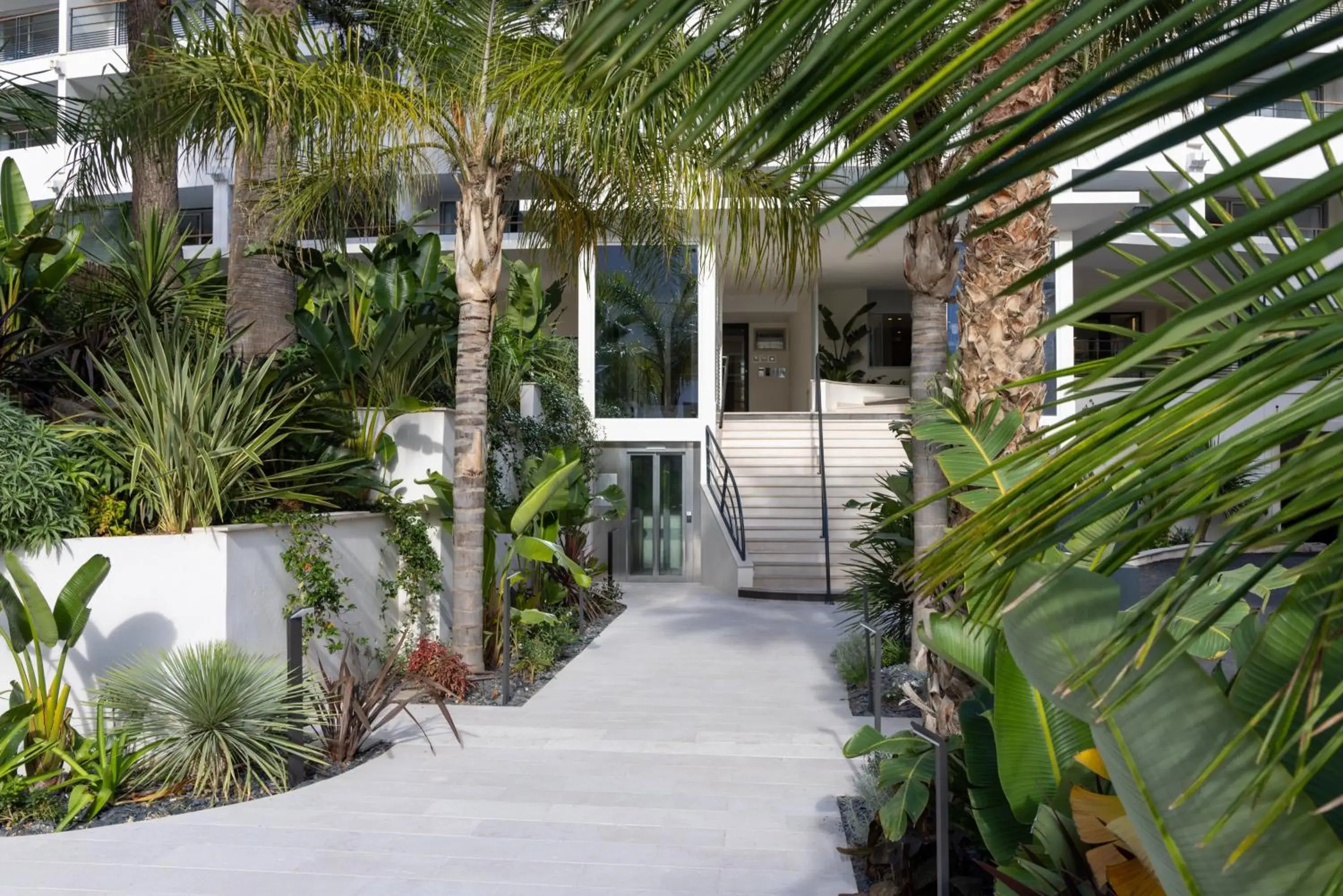 Property building in Staybridge Suites - Cannes Centre by IHG Property building in Staybridge Suites - Cannes Centre by IHG