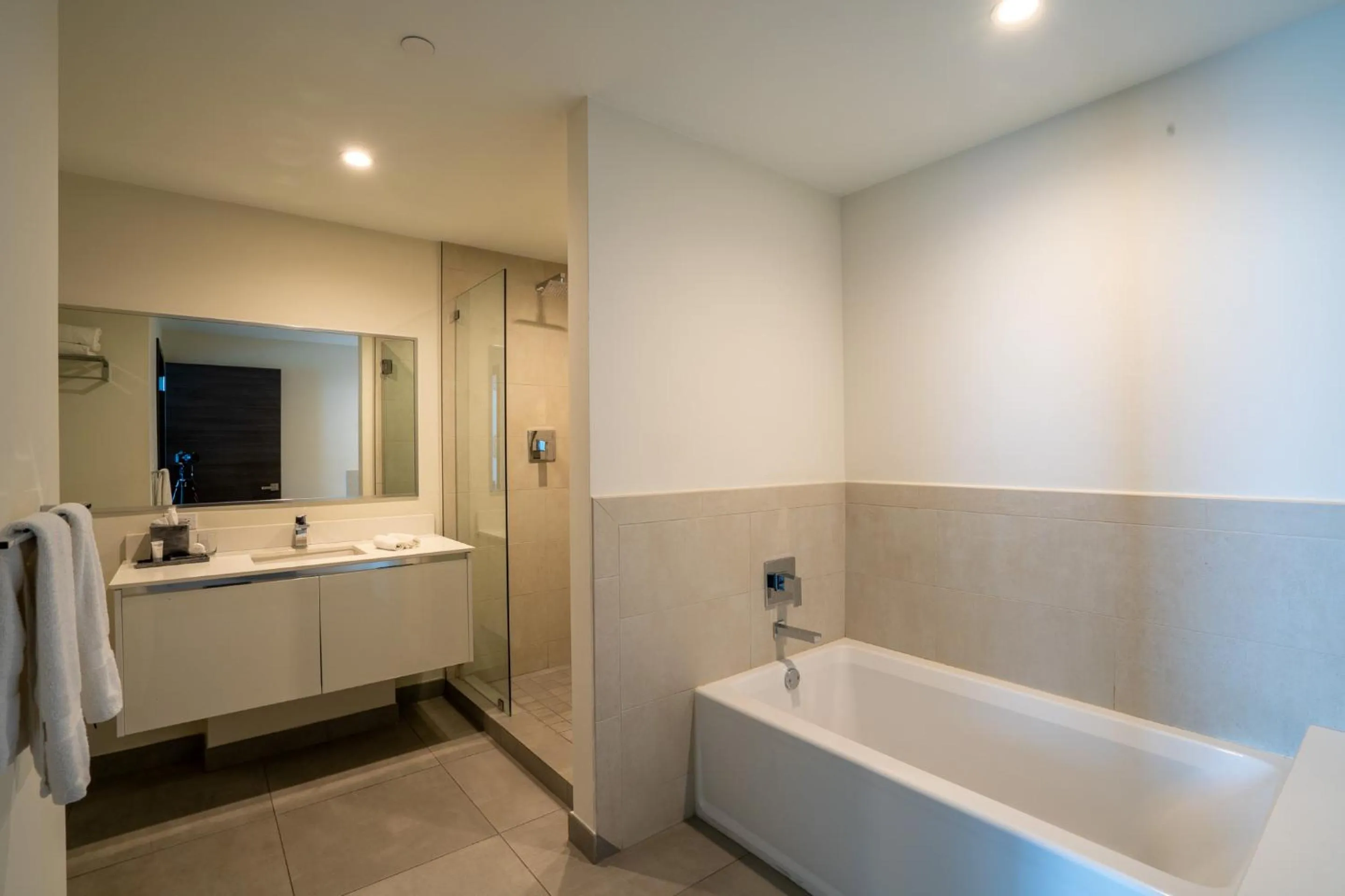 Bathroom in Global Rent Apart - Costa Hollywood