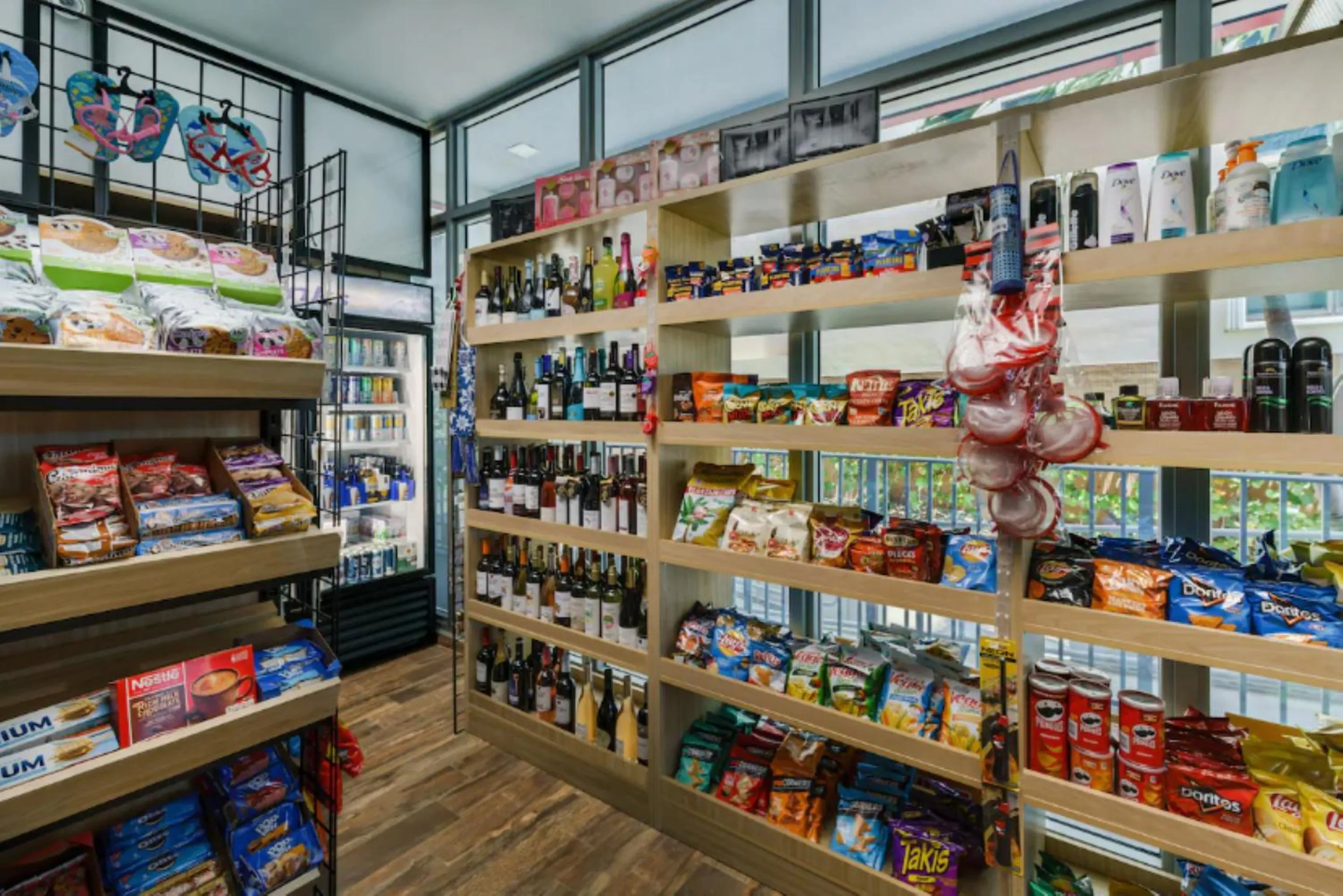 Supermarket/grocery shop in Global Rent Apart - Costa Hollywood