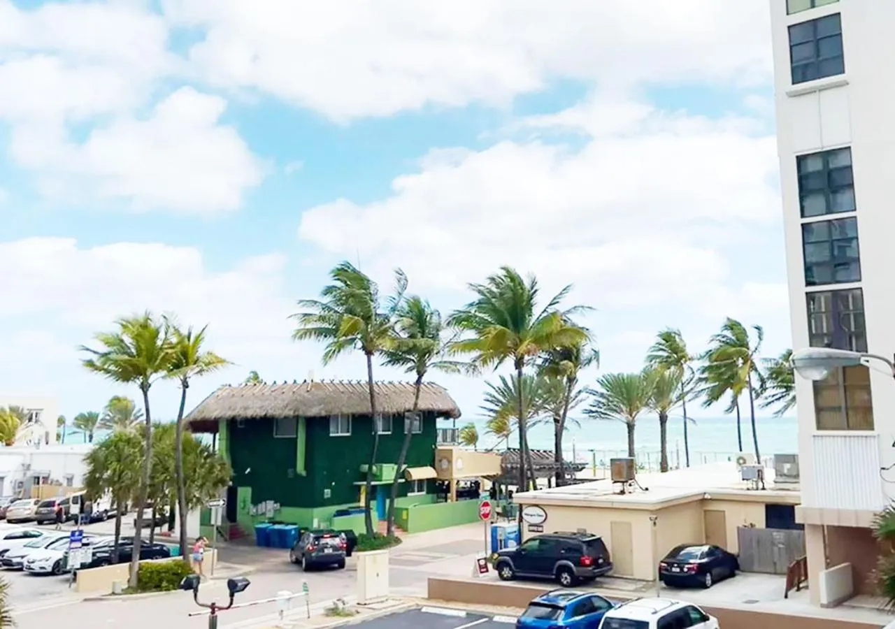 View (from property/room) in Global Rent Apart - Costa Hollywood