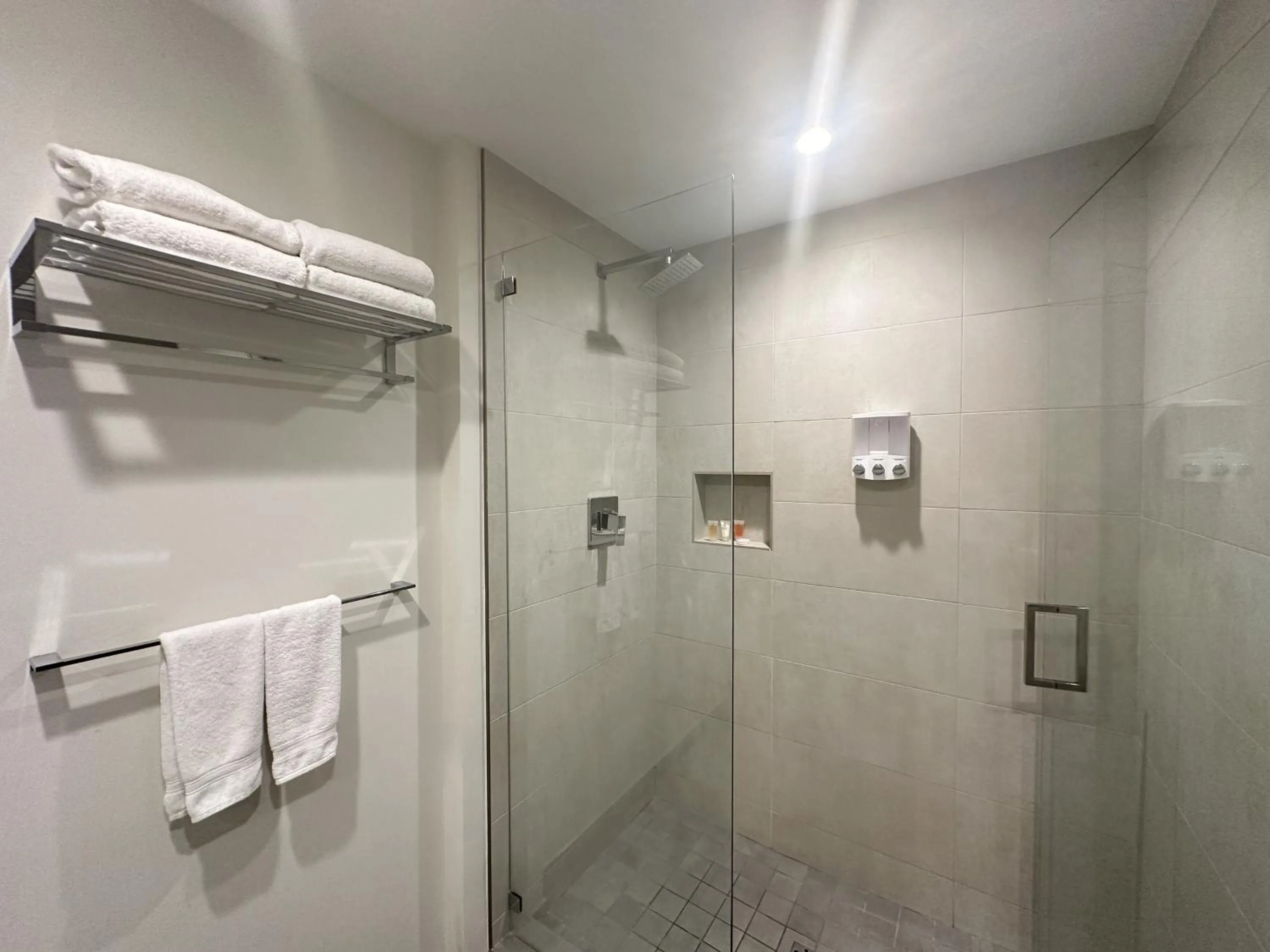 Bathroom in Global Rent Apart - Costa Hollywood