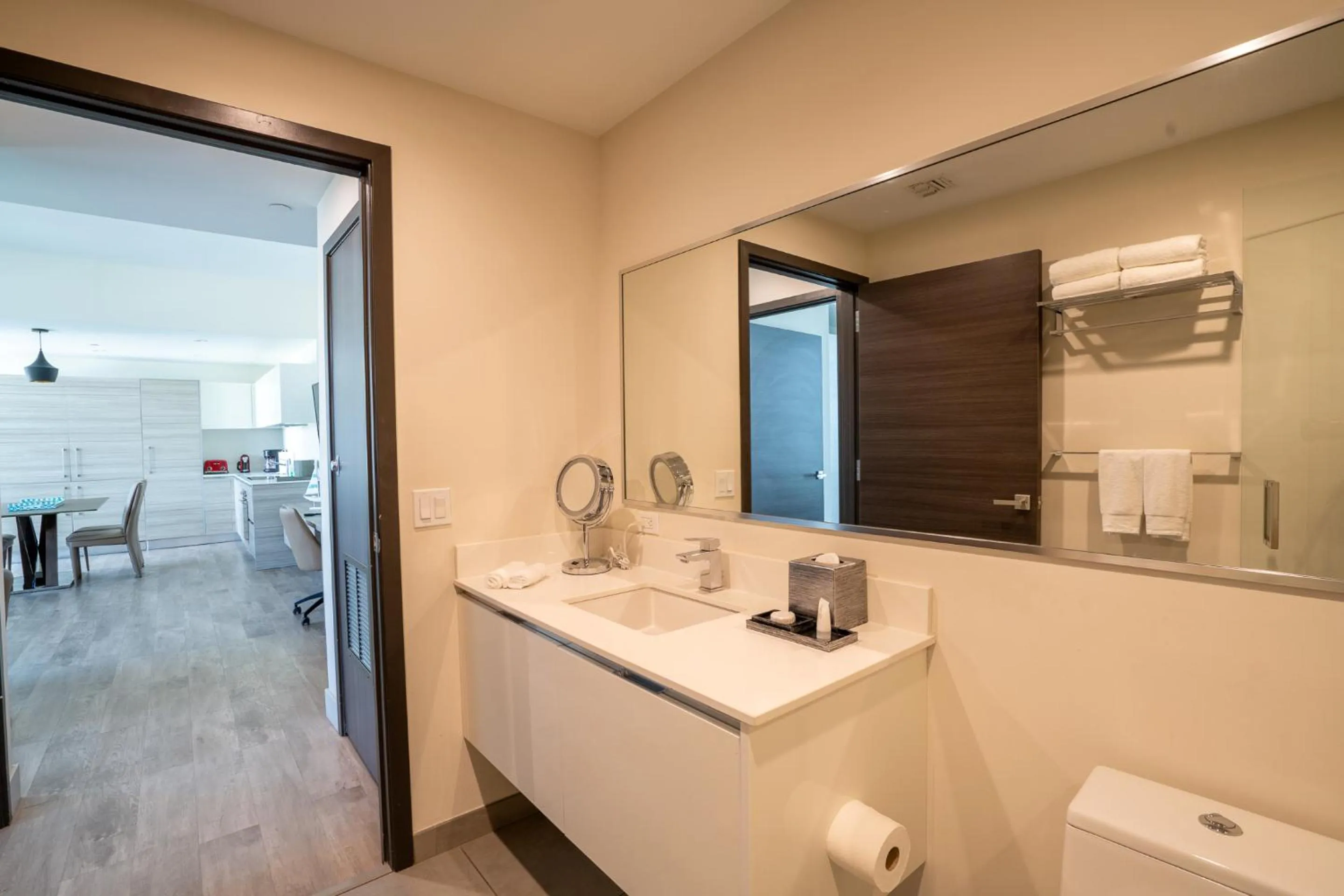 Toilet in Global Rent Apart - Costa Hollywood