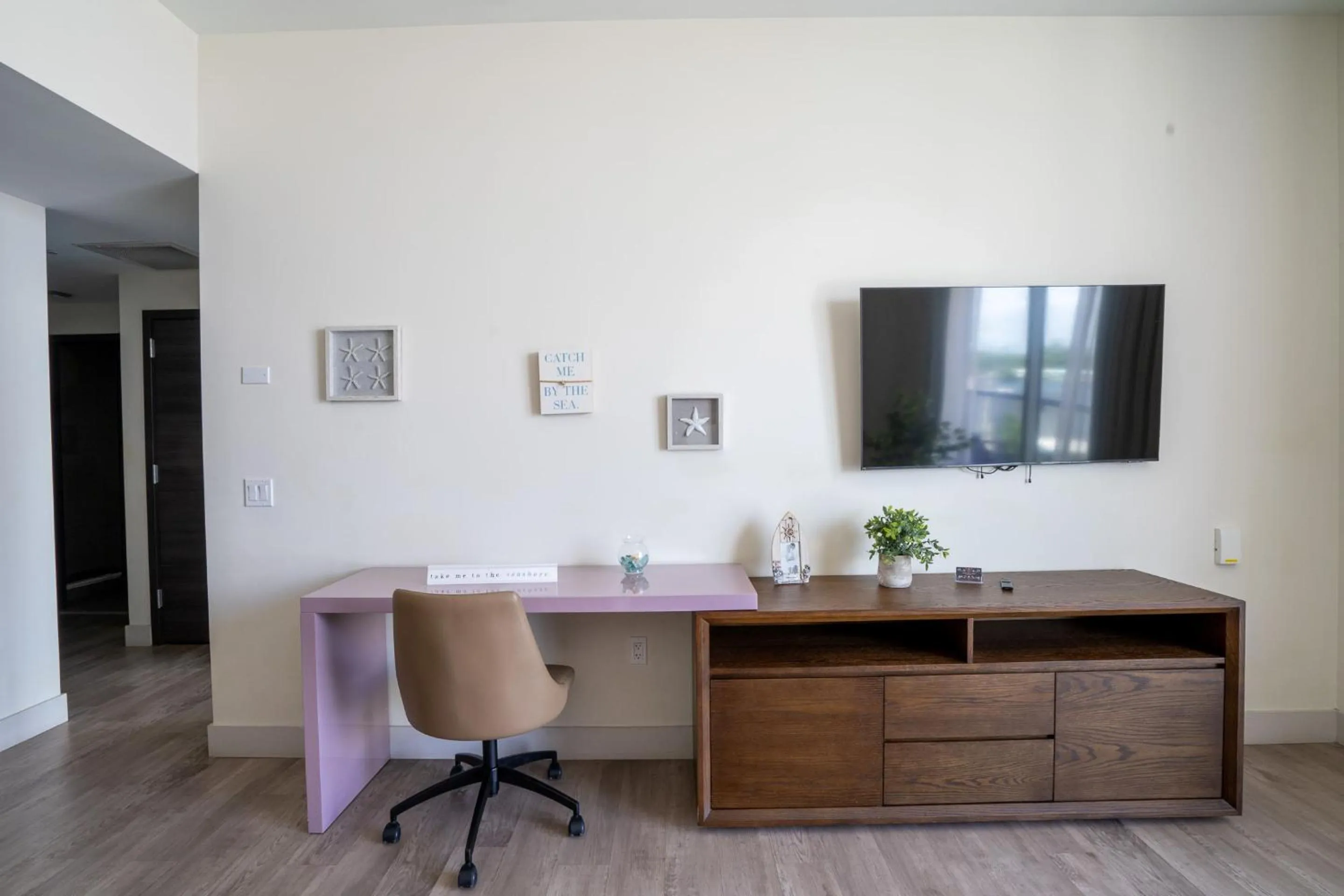 TV and multimedia in Global Rent Apart - Costa Hollywood