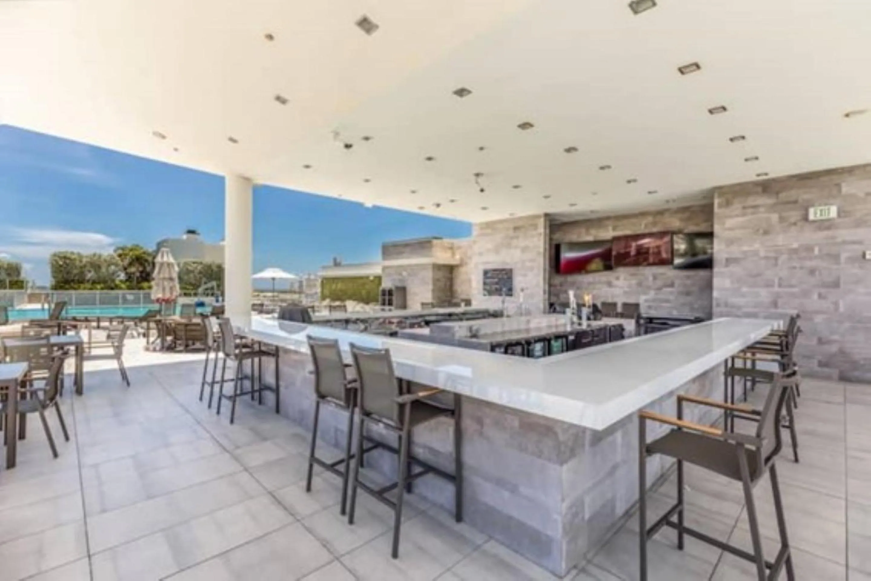 Restaurant/places to eat in Global Rent Apart - Costa Hollywood