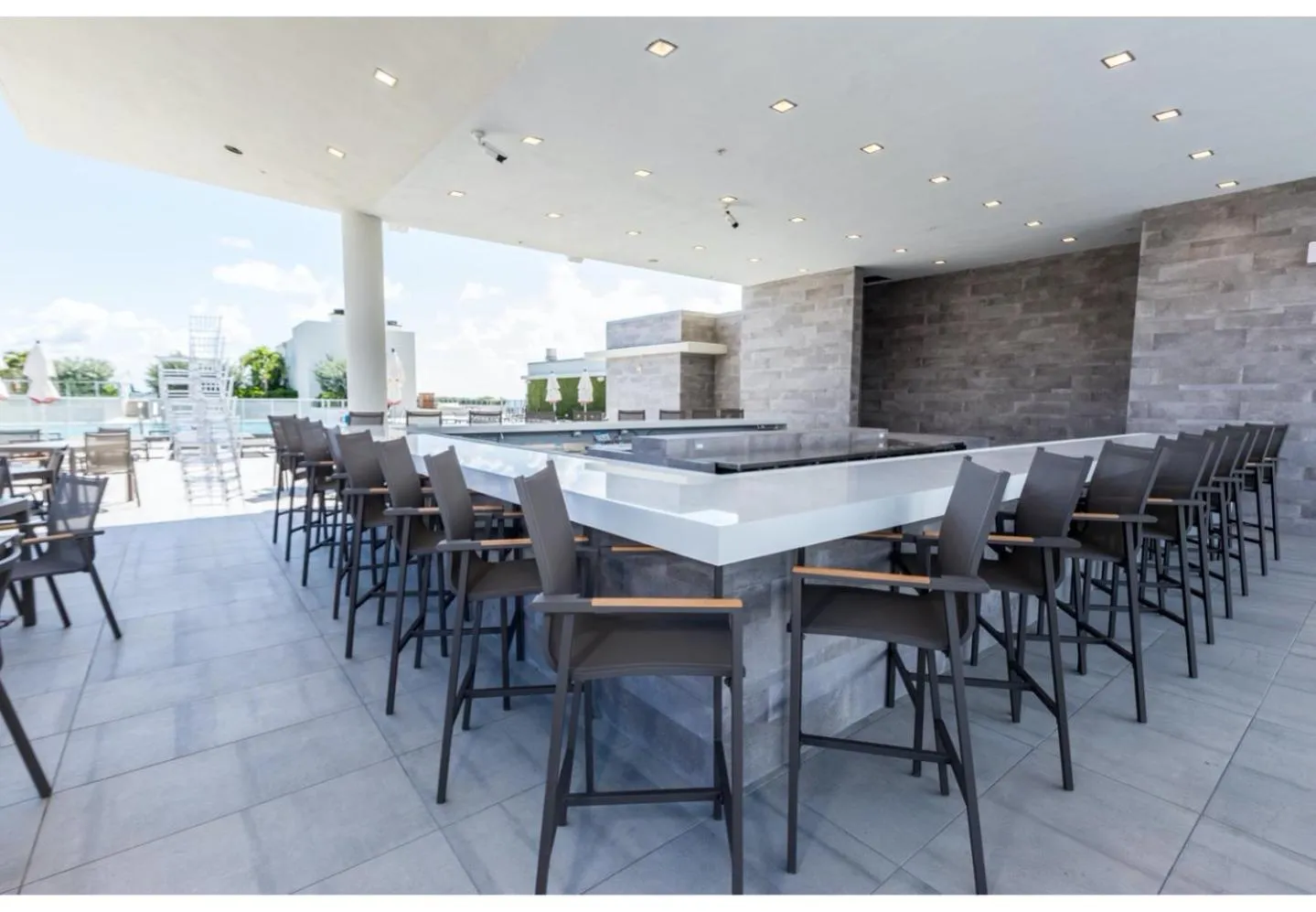 Property building in Global Rent Apart - Costa Hollywood