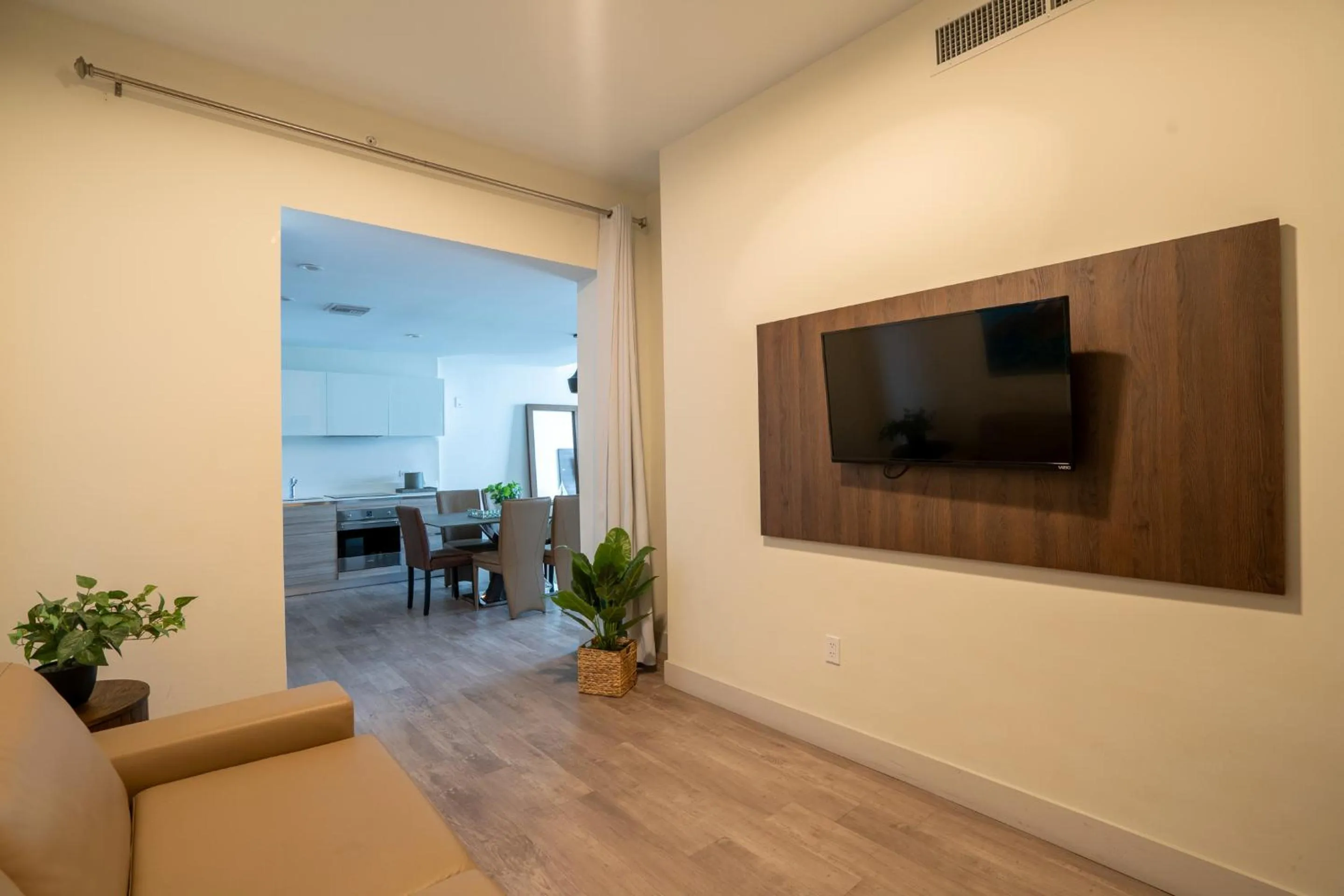 Communal lounge/ TV room in Global Rent Apart - Costa Hollywood
