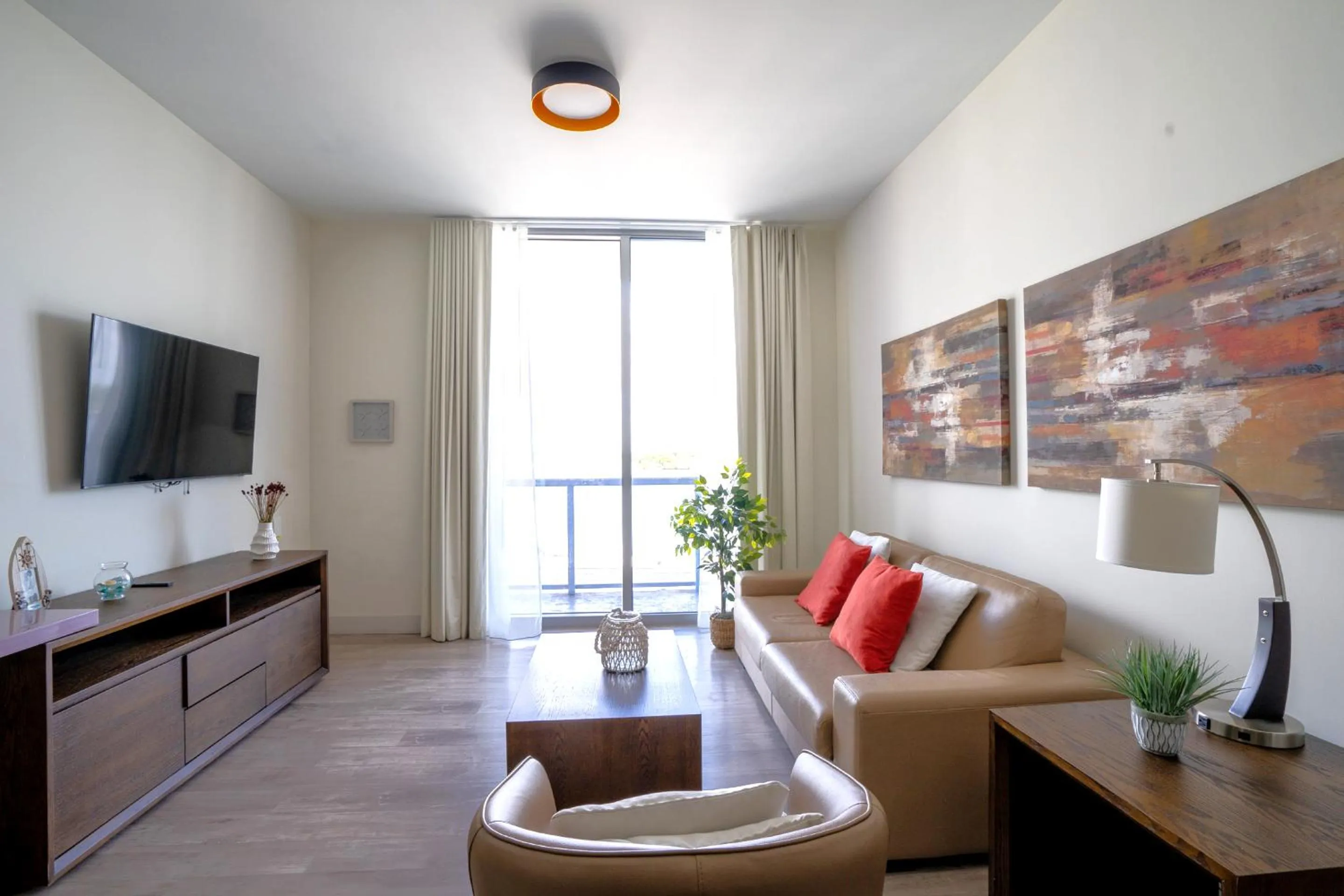 Communal lounge/ TV room in Global Rent Apart - Costa Hollywood