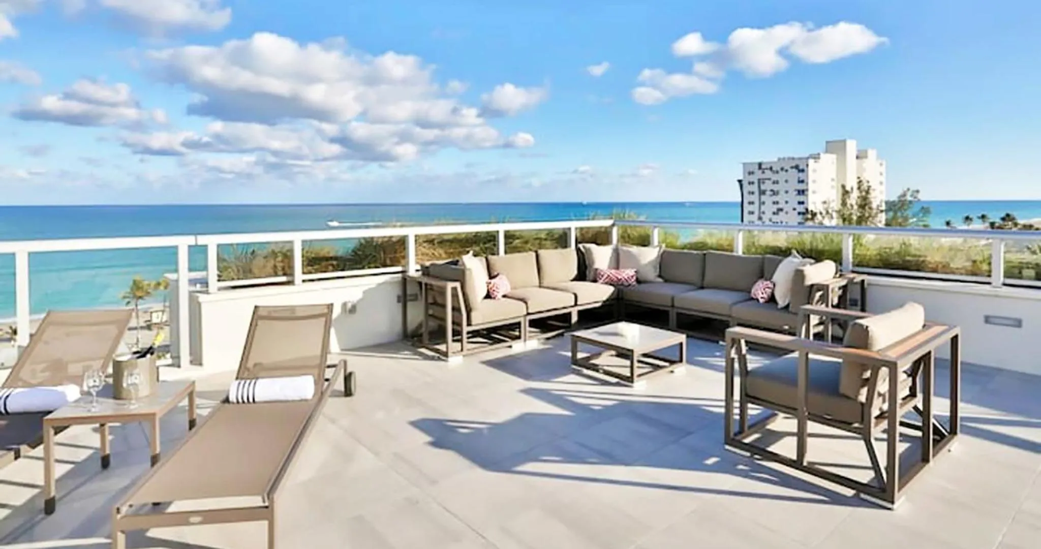 Balcony/Terrace in Global Rent Apart - Costa Hollywood