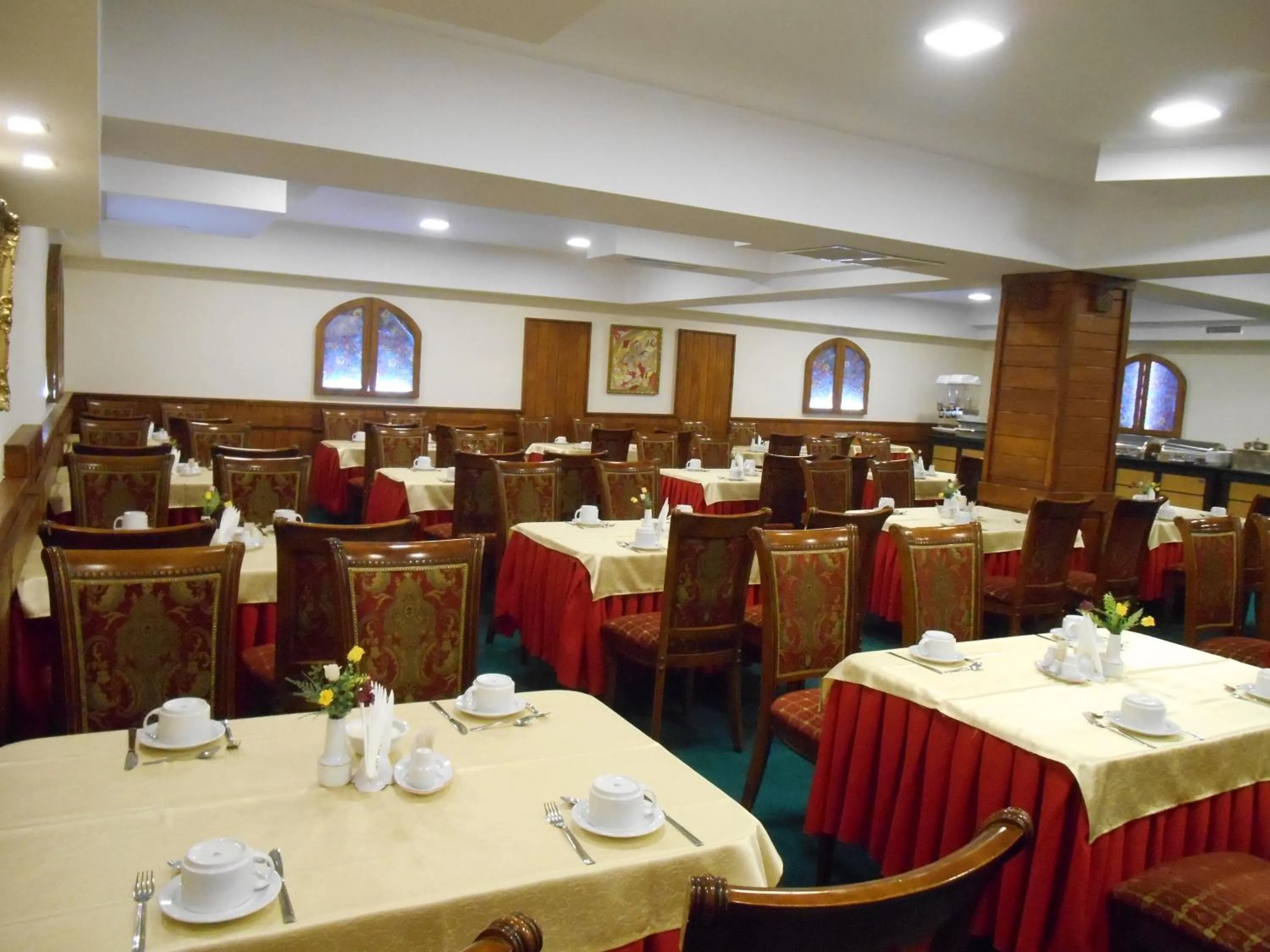 Restaurant/places to eat in Armenian Royal Palace