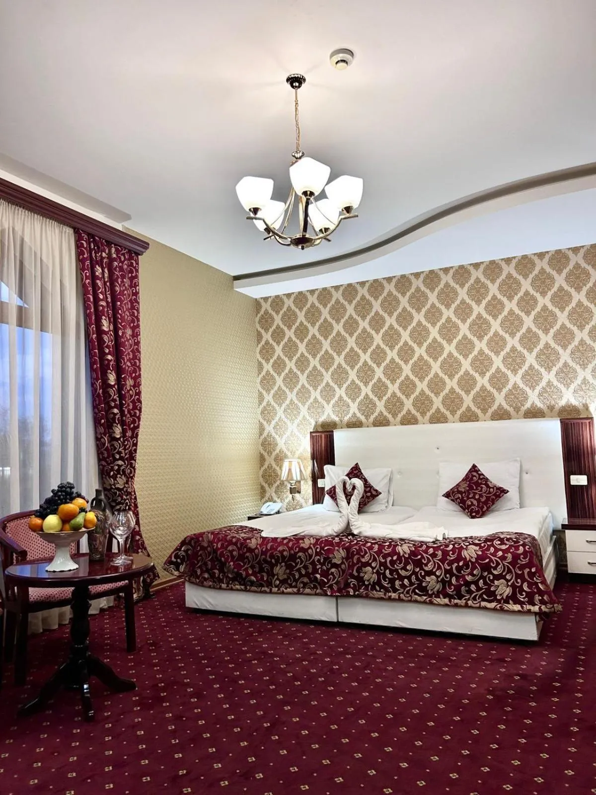 Photo of the whole room, Bed in Armenian Royal Palace