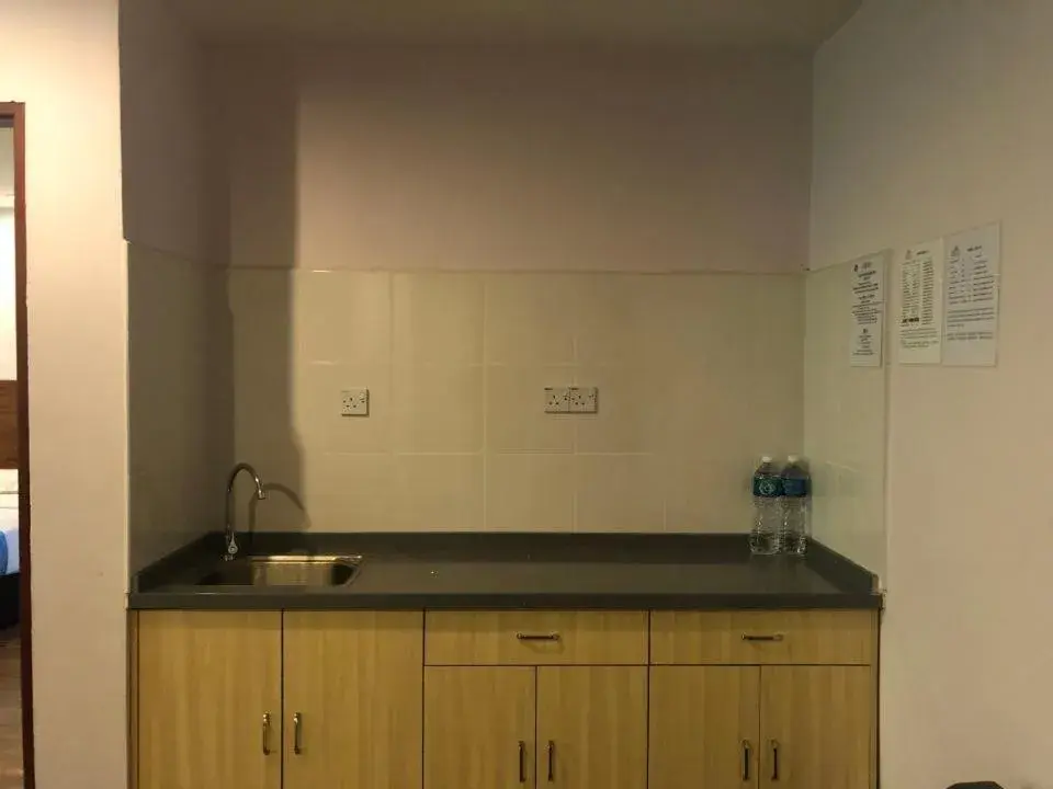 Kitchen/Kitchenette in TD Mutiara Hotel Semporna