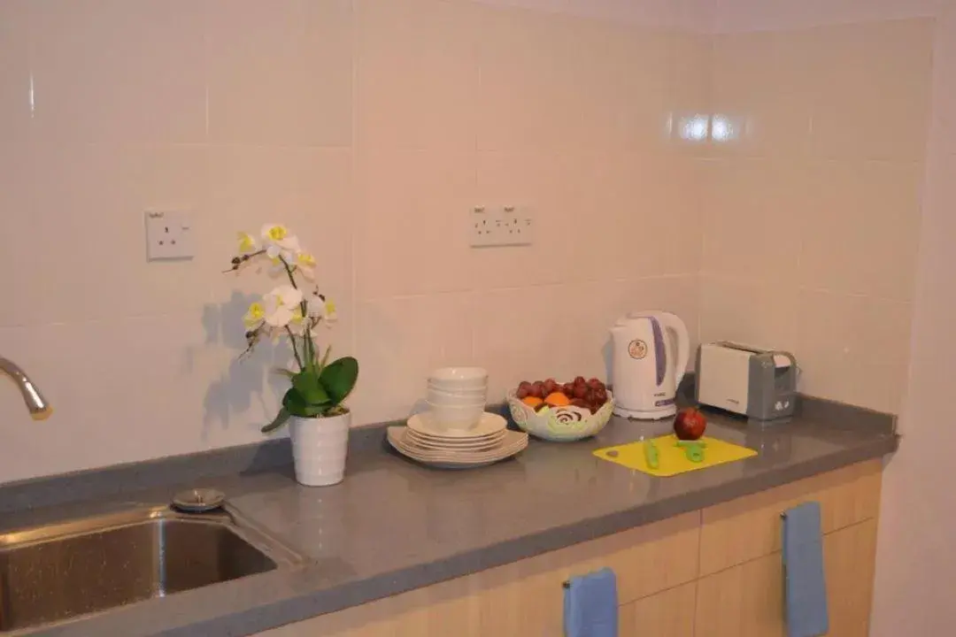 Coffee/tea facilities, Kitchen/Kitchenette in TD Mutiara Hotel Semporna