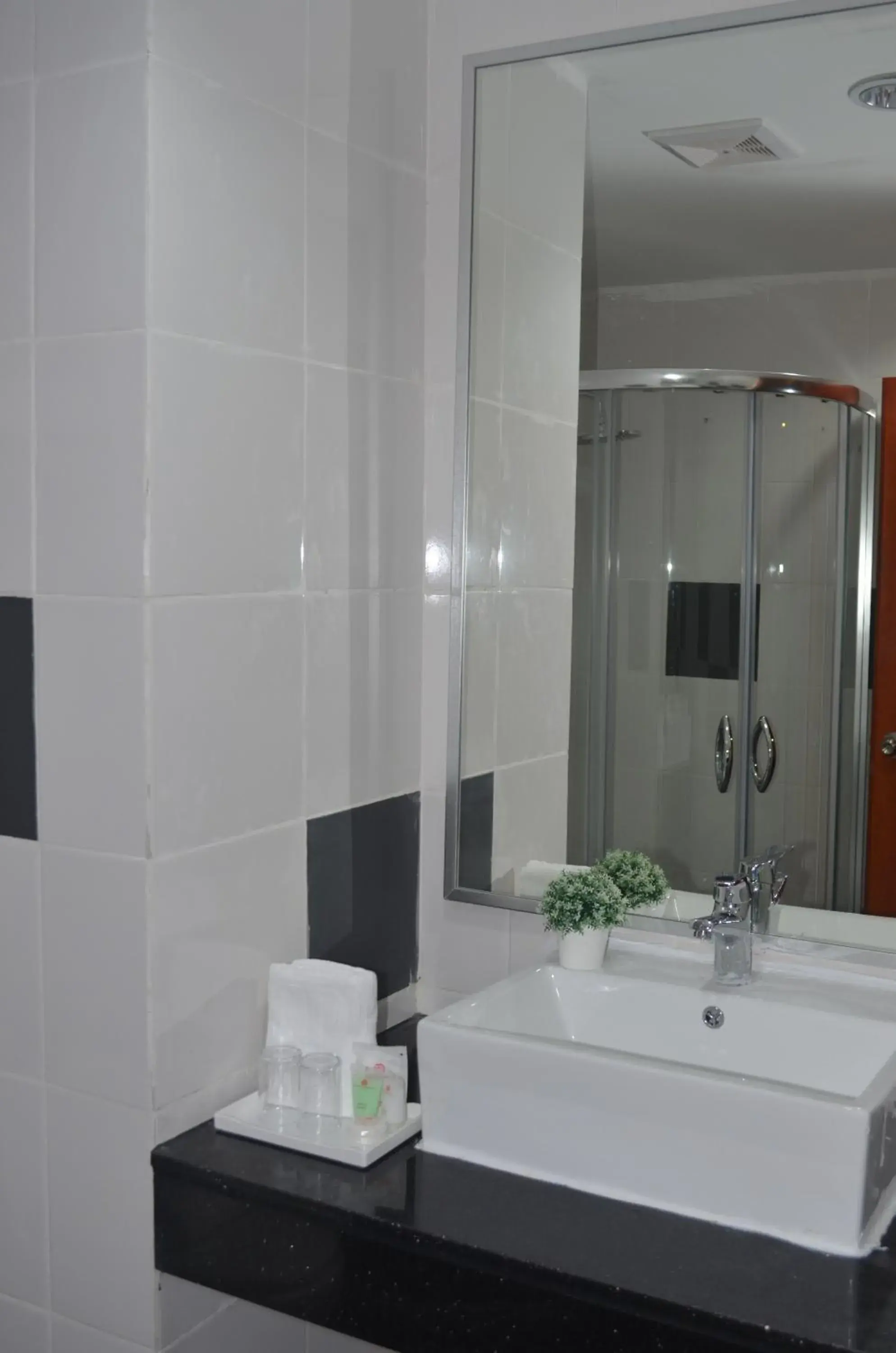 Bathroom in TD Mutiara Hotel Semporna