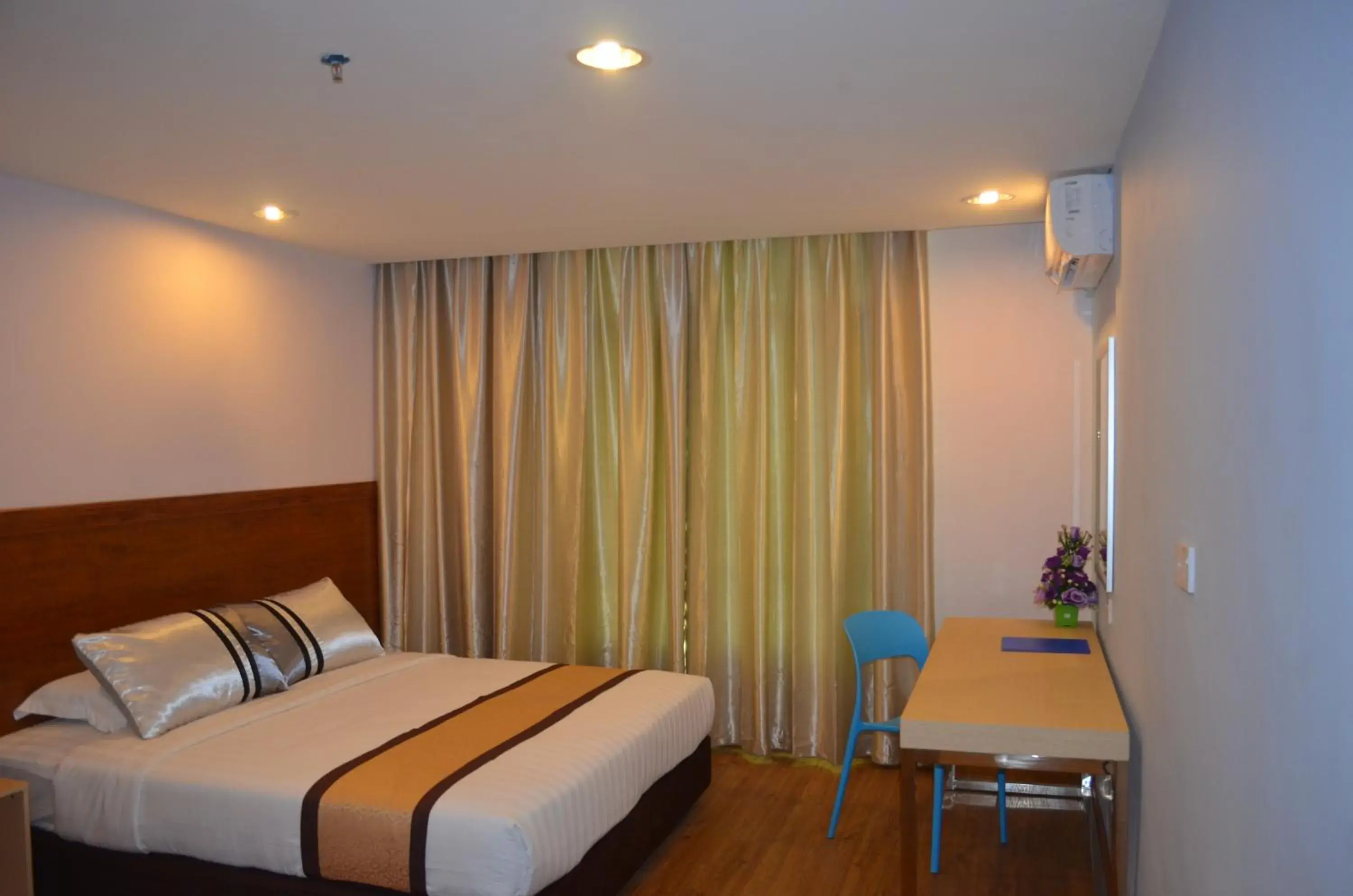 Bedroom, Bed in TD Mutiara Hotel Semporna