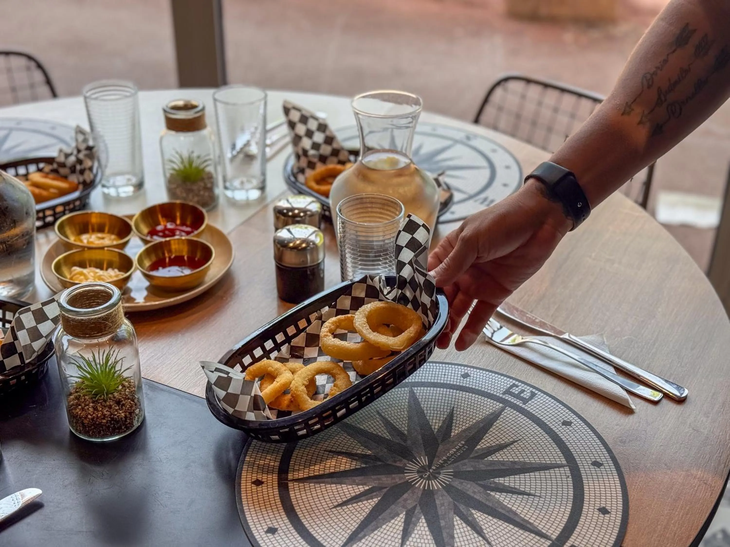 Food and drinks in ibis Martigues Centre