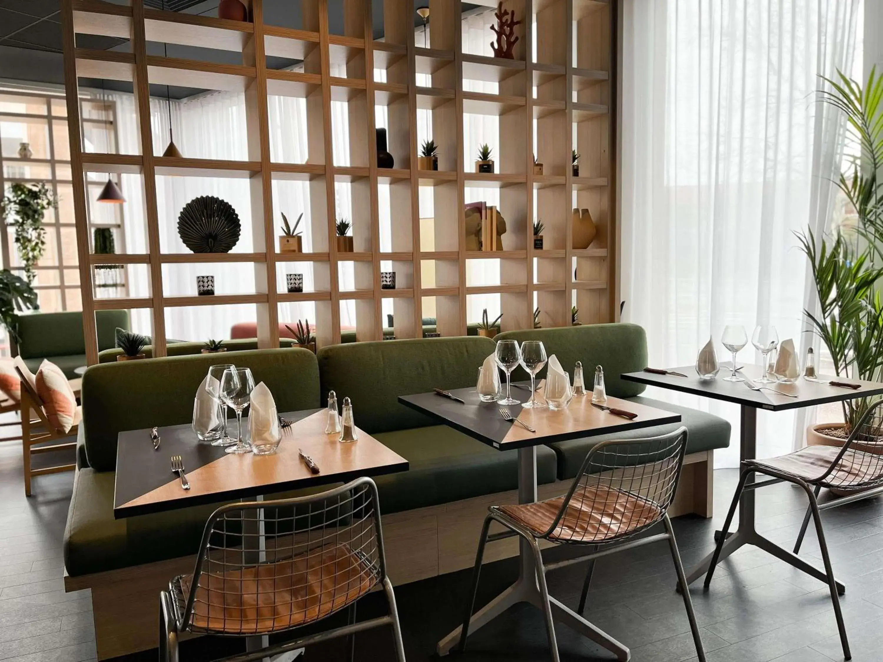 Restaurant/places to eat in ibis Martigues Centre Restaurant/places to eat in ibis Martigues Centre