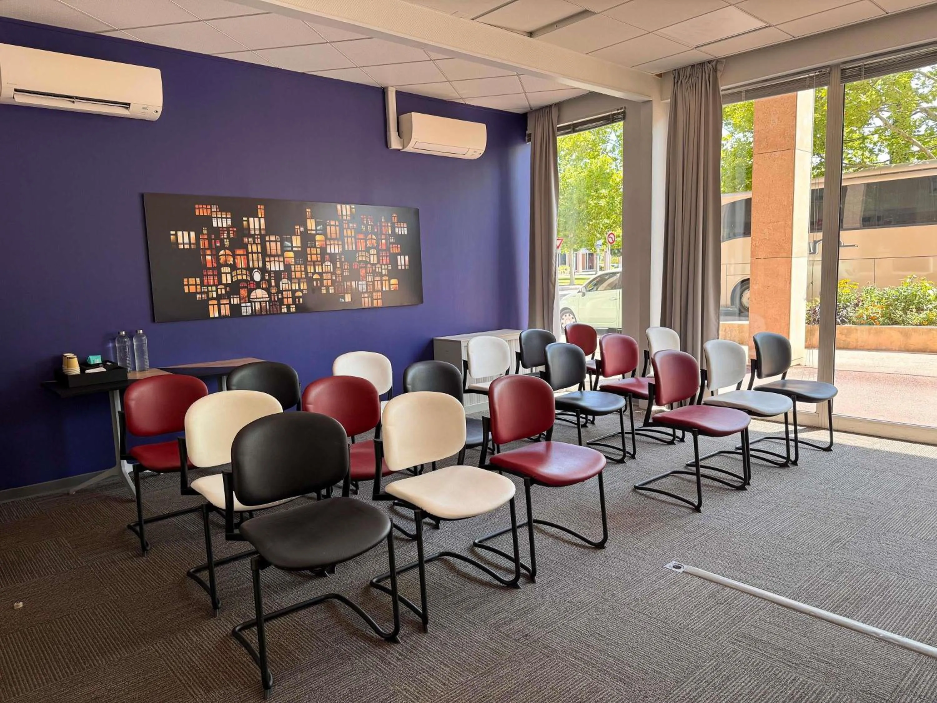 Meeting/conference room in ibis Martigues Centre
