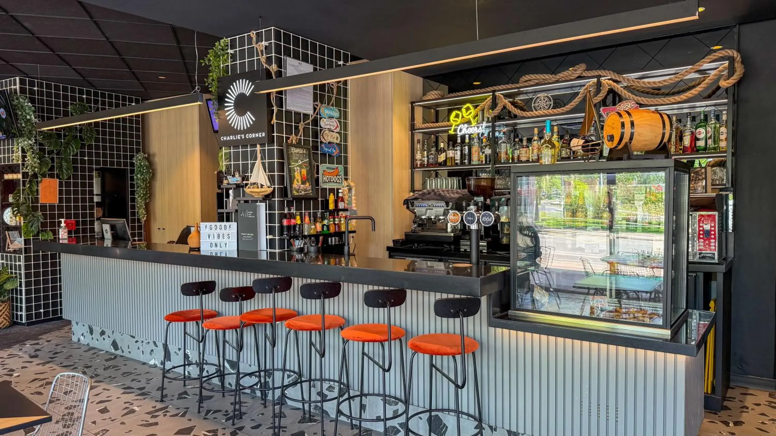 Lobby or reception in ibis Martigues Centre Lobby or reception in ibis Martigues Centre