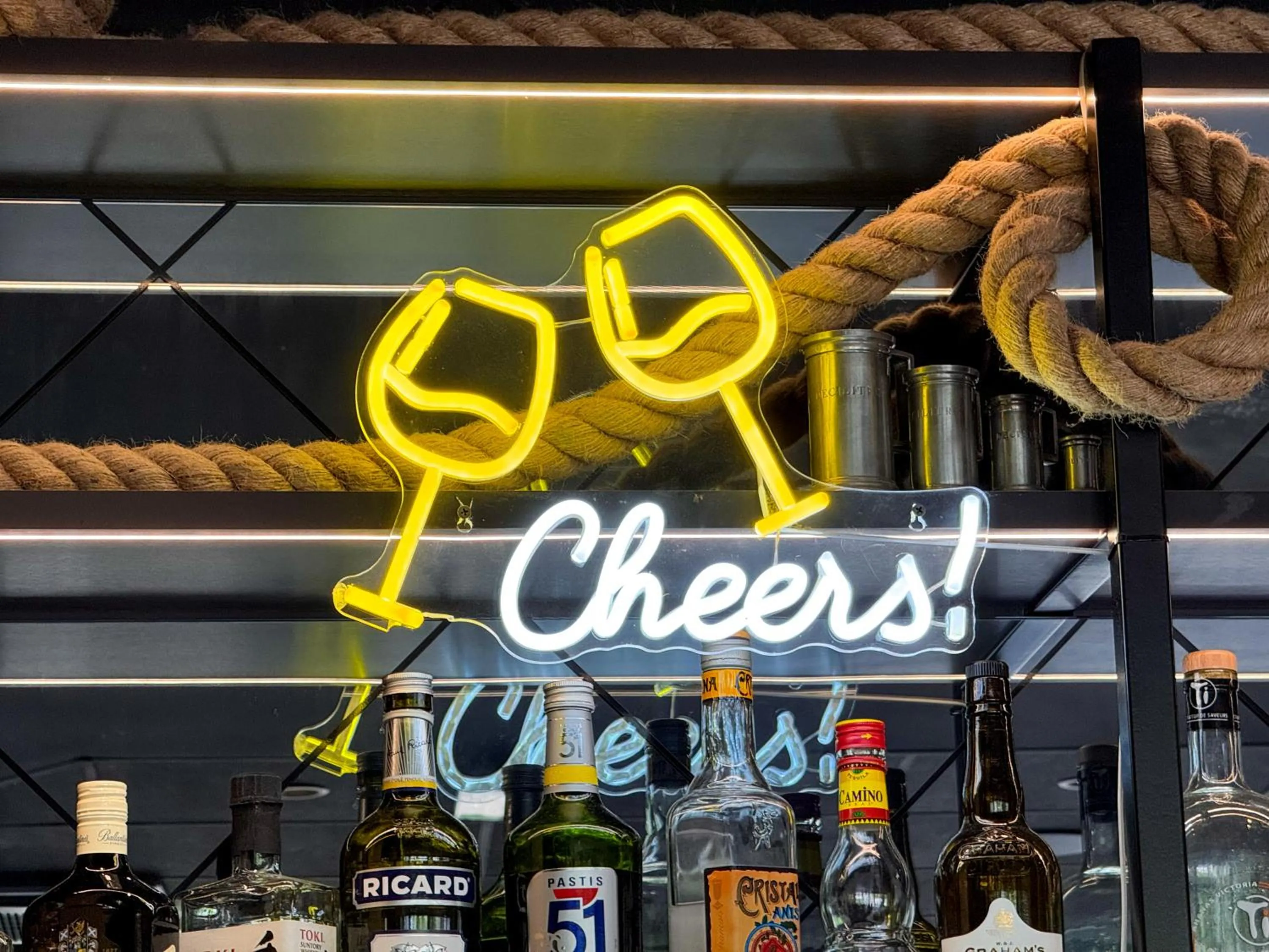 Lounge or bar in ibis Martigues Centre