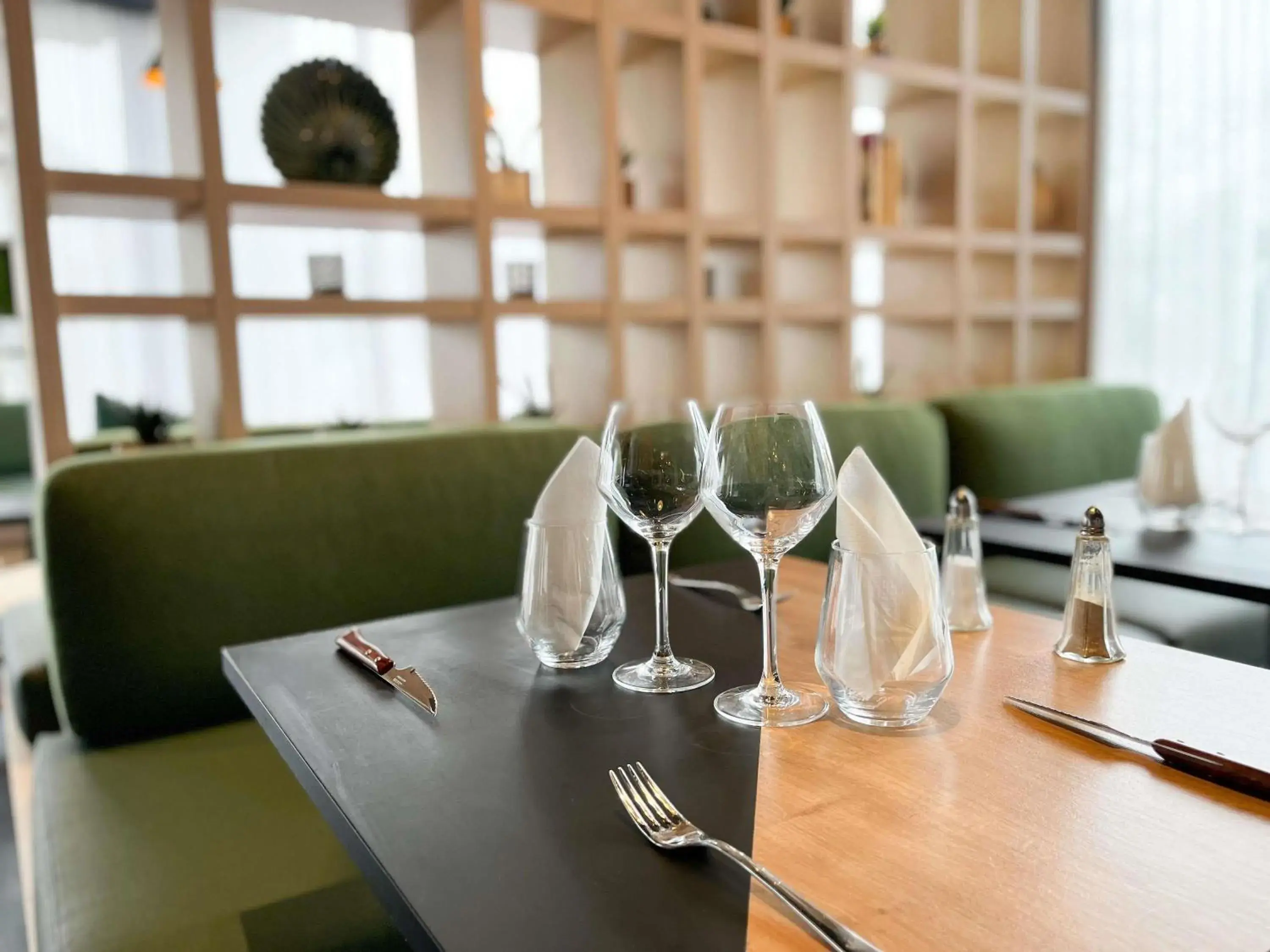 Restaurant/places to eat in ibis Martigues Centre Restaurant/places to eat in ibis Martigues Centre