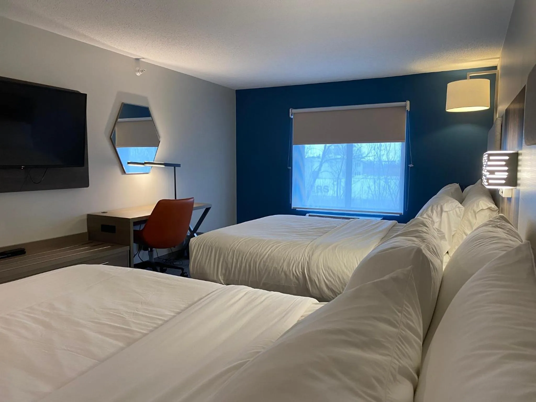 Photo of the whole room, Bed in Holiday Inn Express Plymouth by IHG