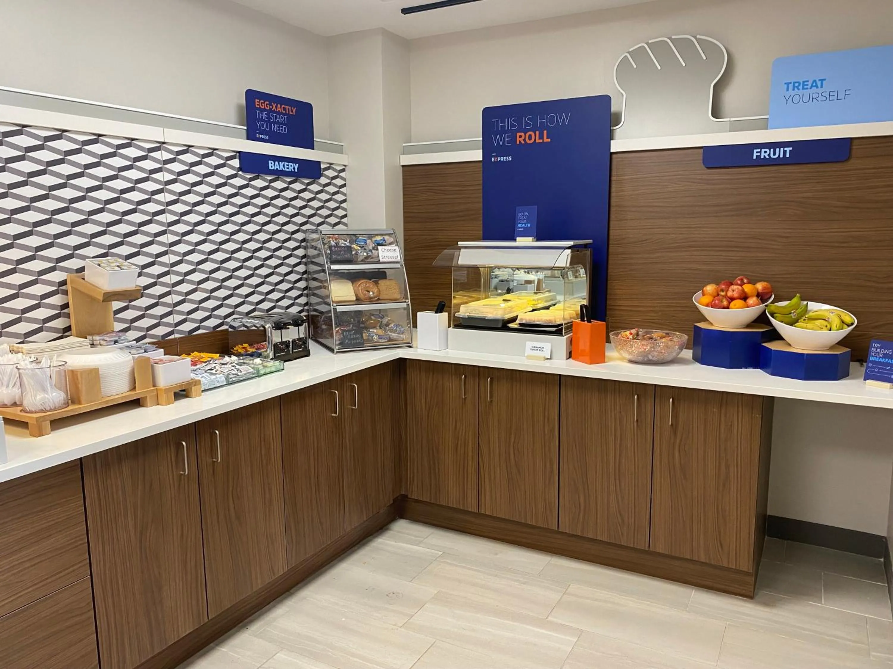 Breakfast in Holiday Inn Express Plymouth by IHG