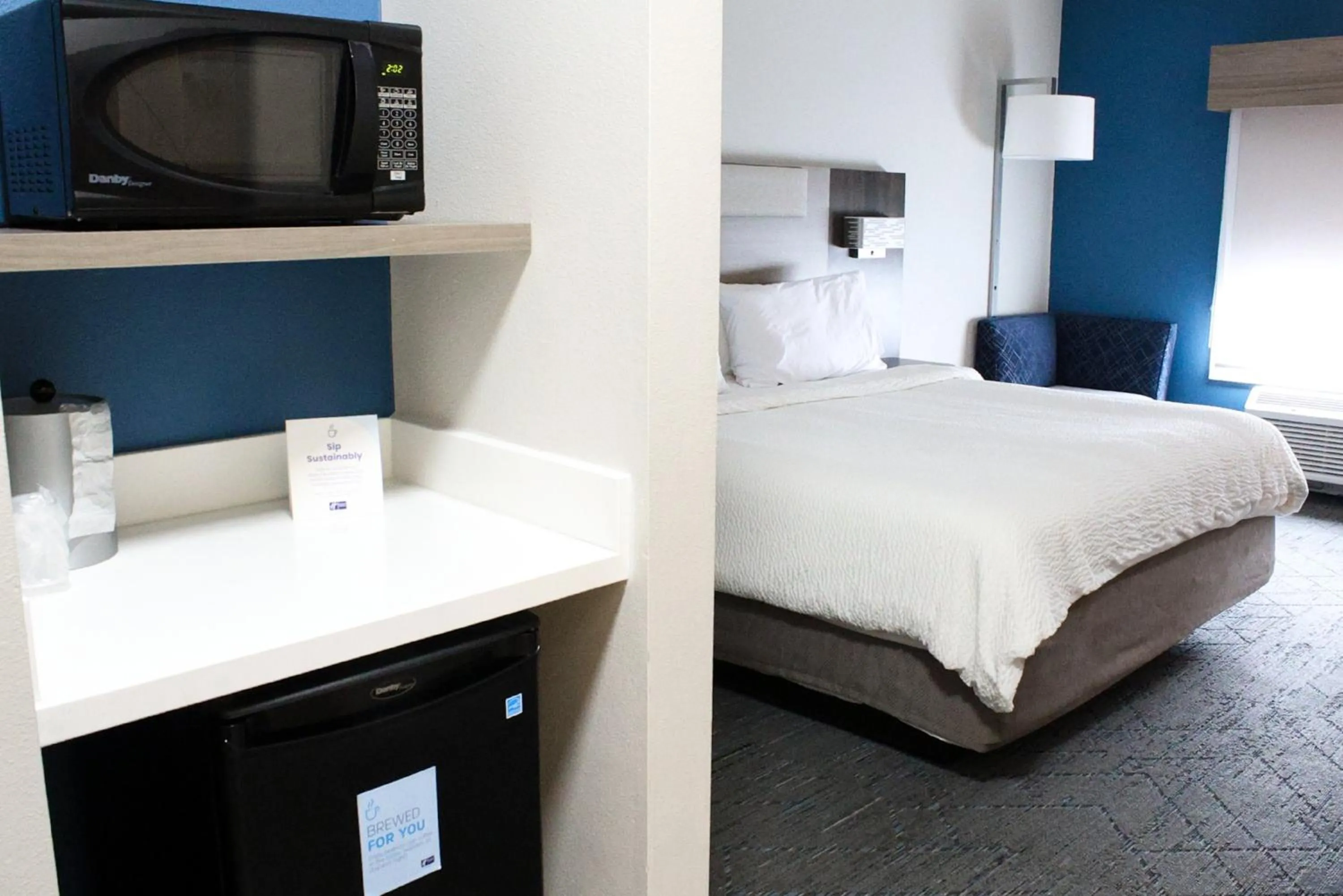 Photo of the whole room, Bed in Holiday Inn Express Plymouth by IHG