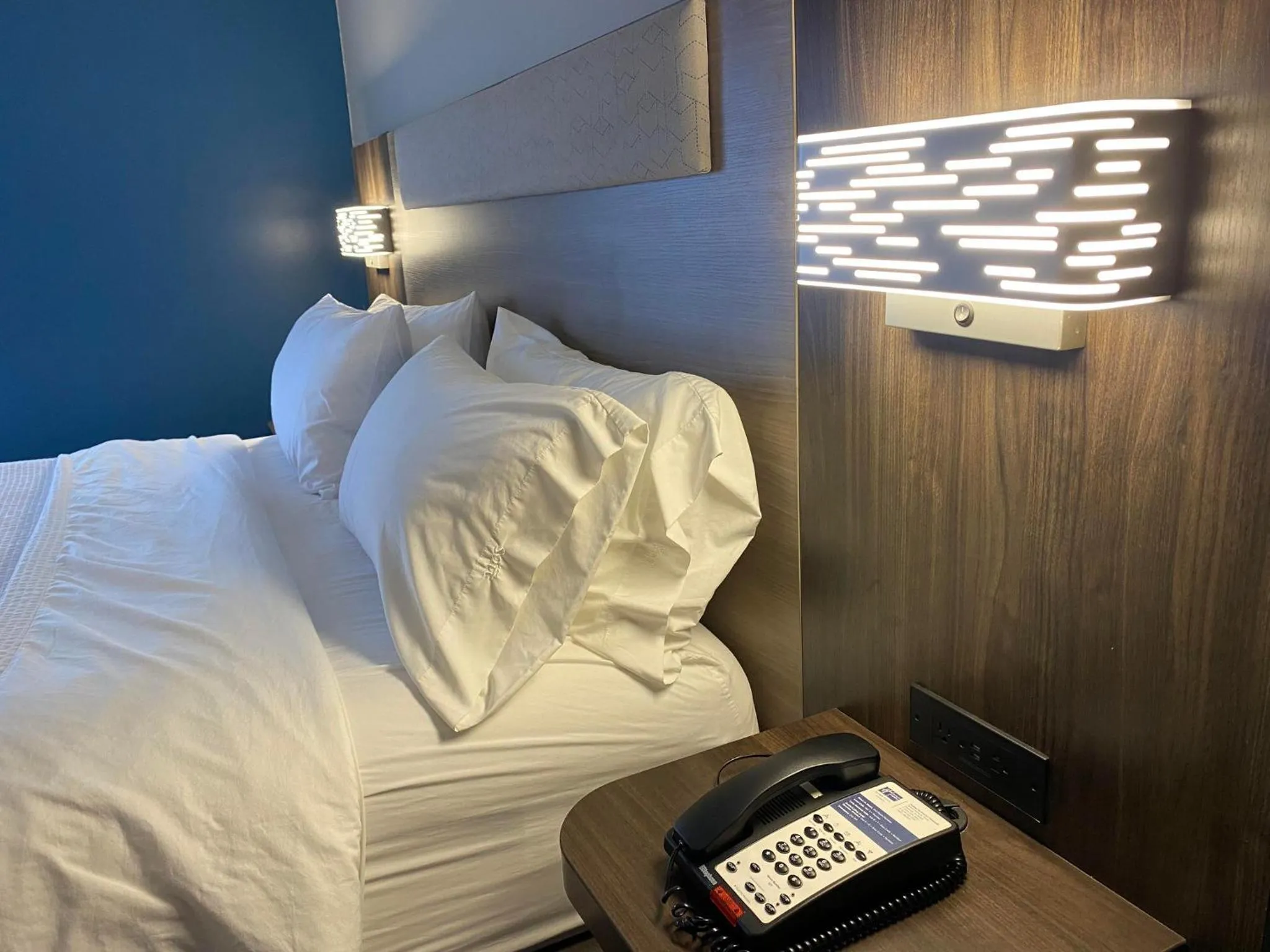 Photo of the whole room, Bed in Holiday Inn Express Plymouth by IHG