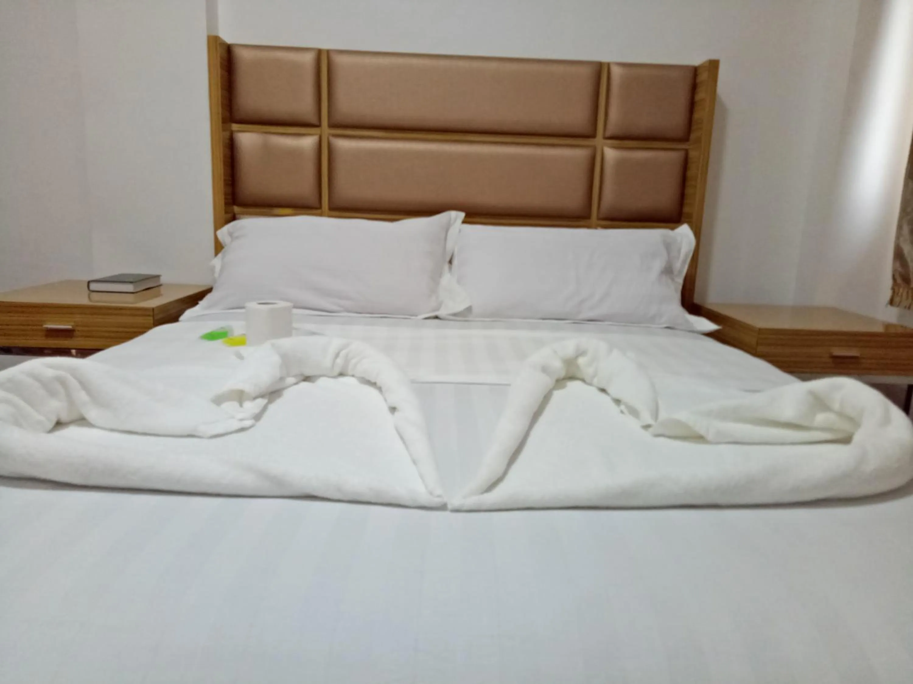 Bed in Meaco Hotel - Anilao