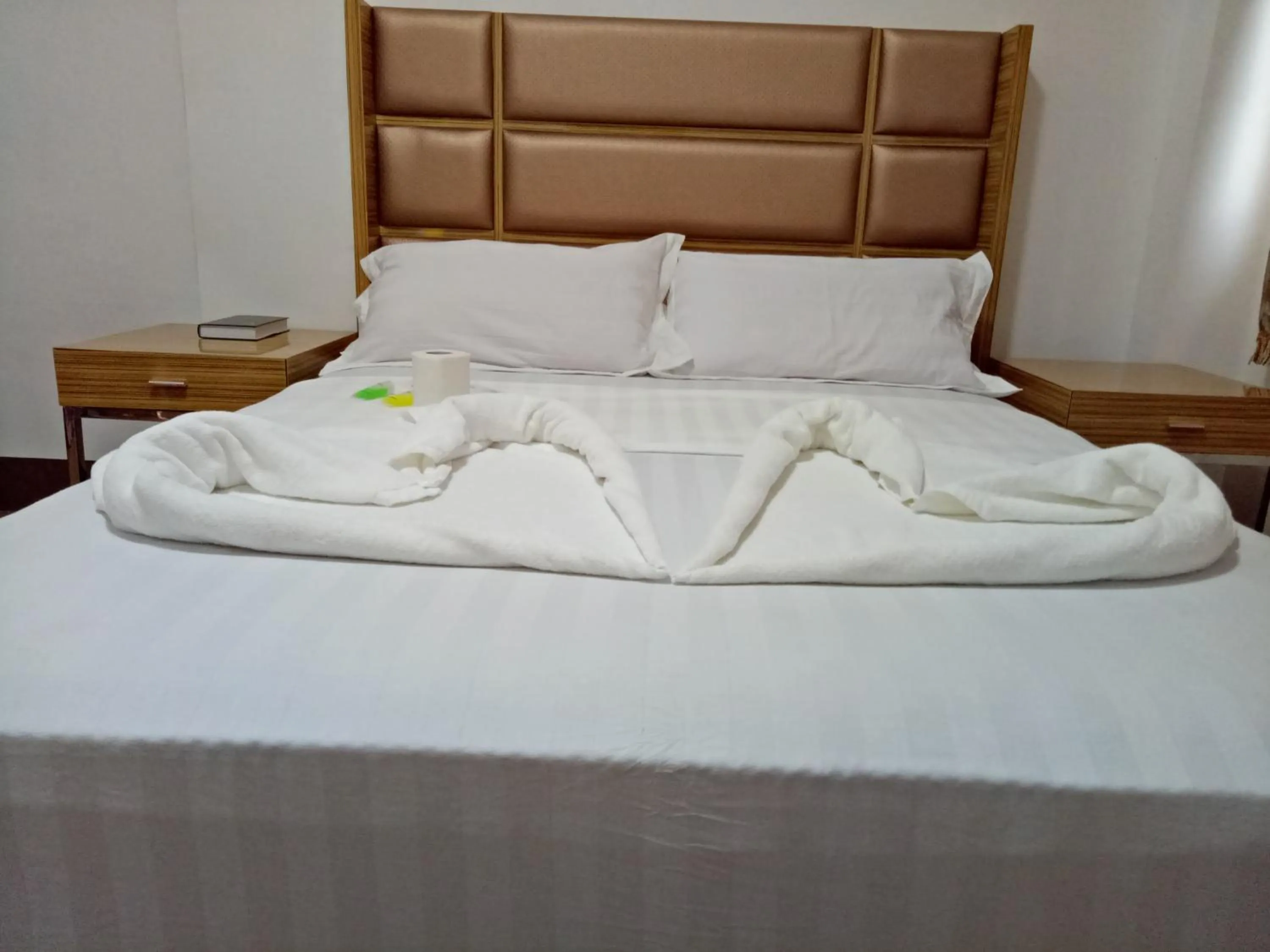 Bed in Meaco Hotel - Anilao