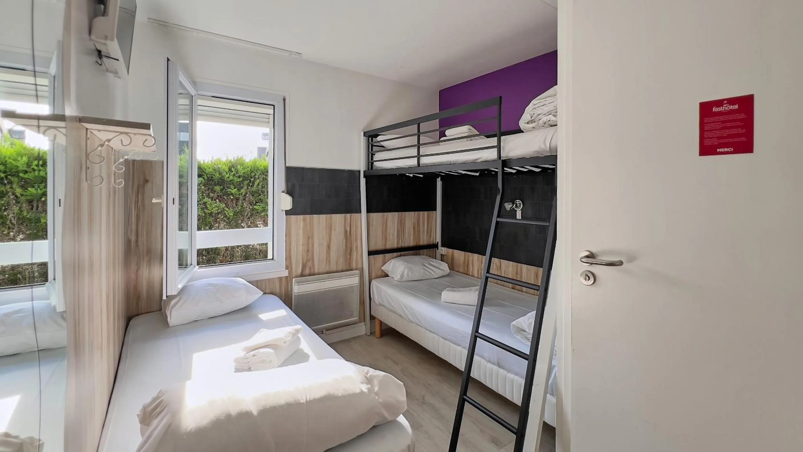 Bed in Fasthotel La Roche-sur-Yon