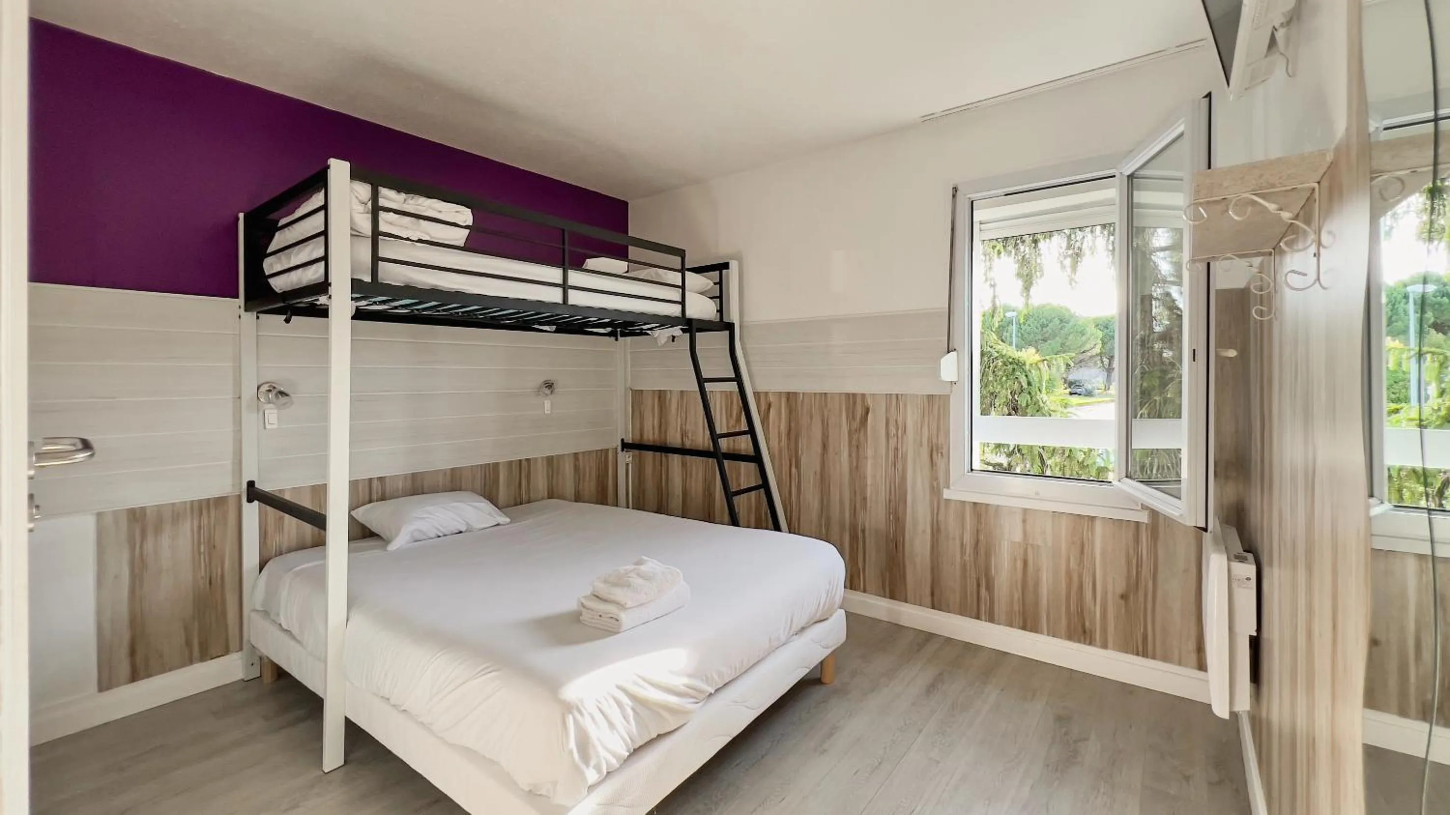 Bed in Fasthotel La Roche-sur-Yon