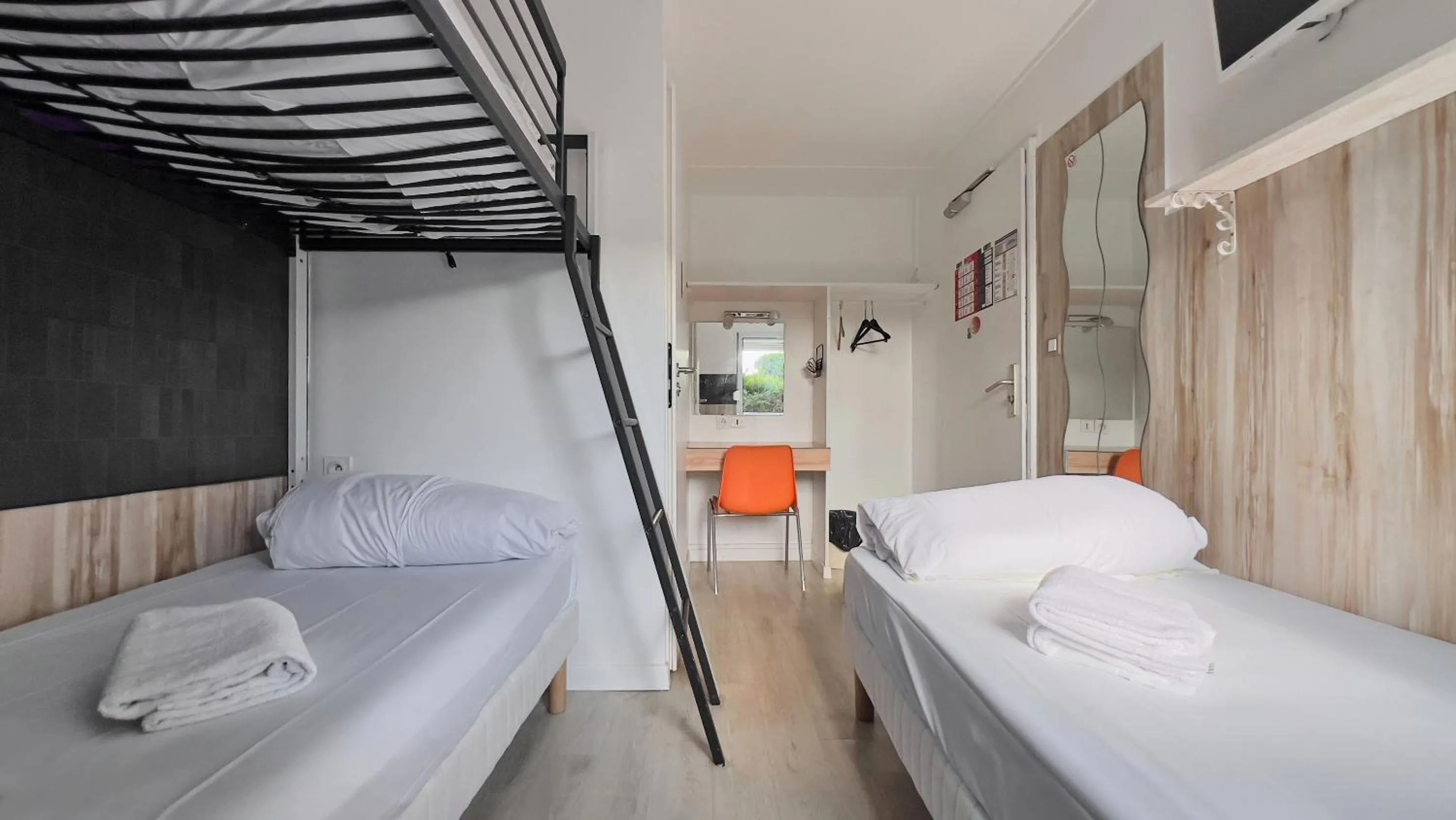 Bed in Fasthotel La Roche-sur-Yon