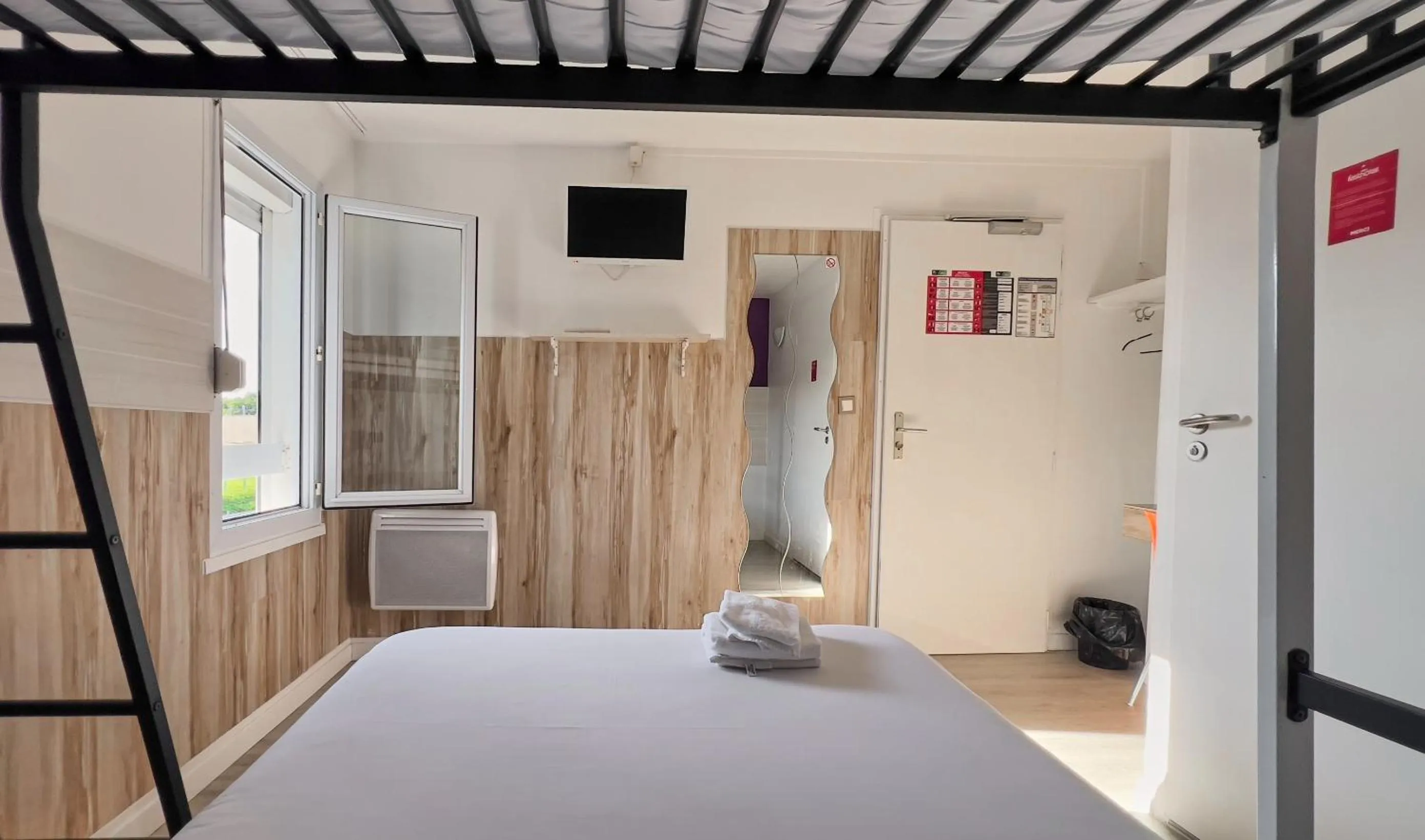 Bed in Fasthotel La Roche-sur-Yon