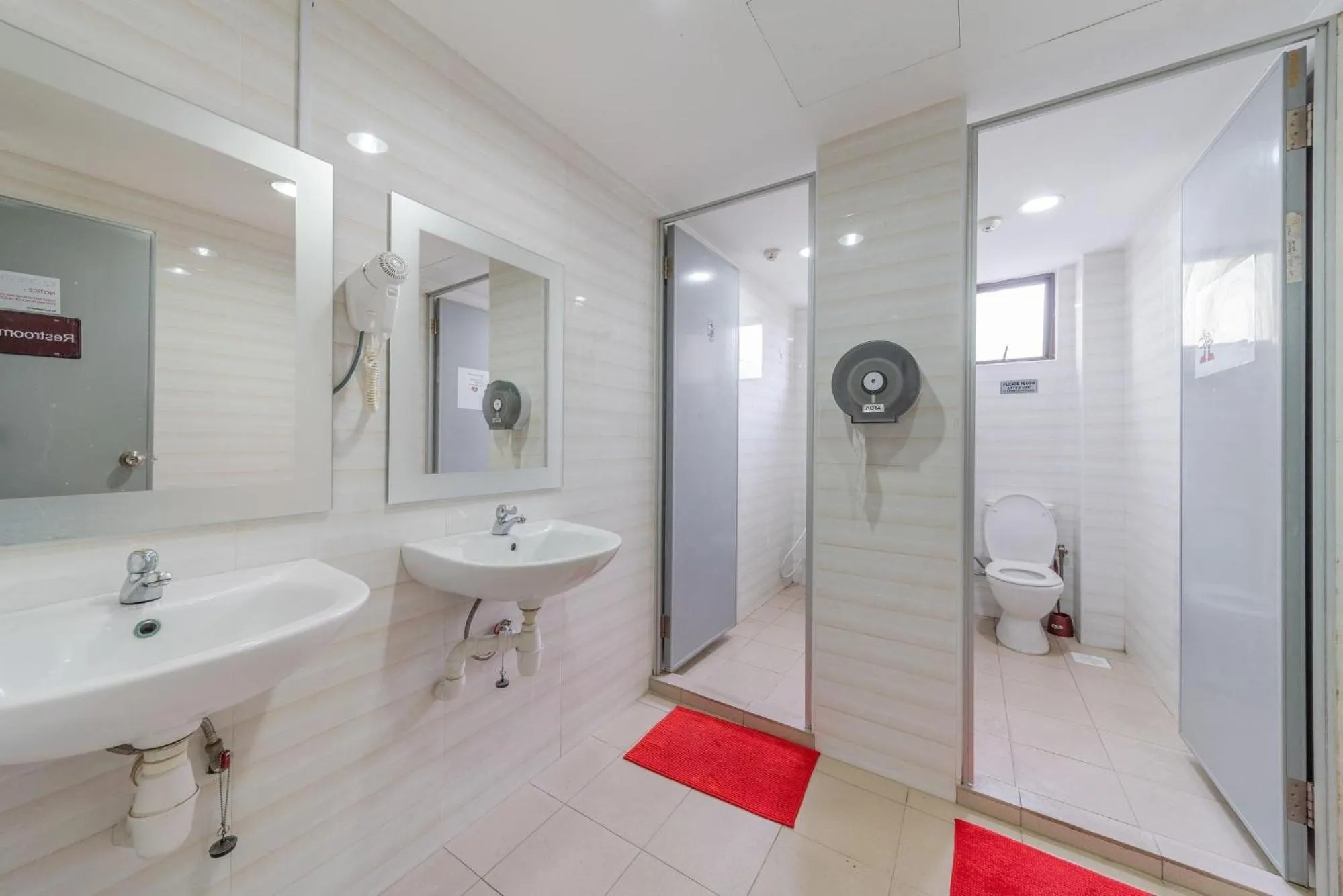 Toilet in K2 Guesthouse