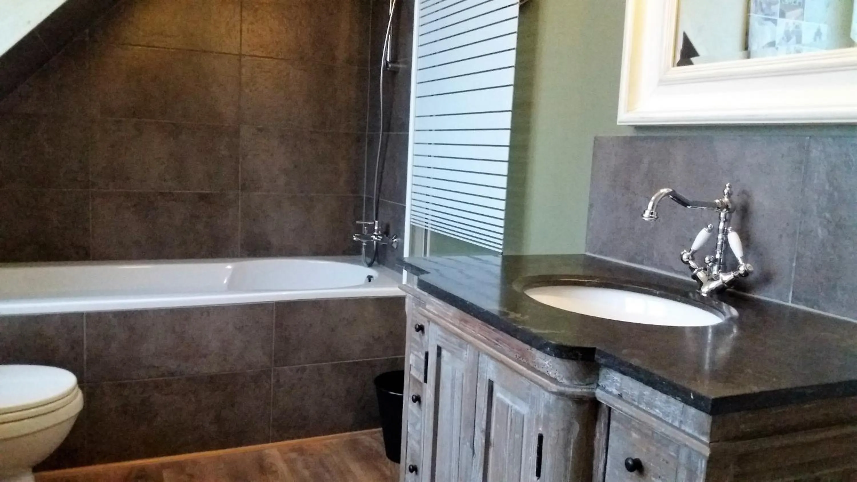 Bathroom in Juliette's